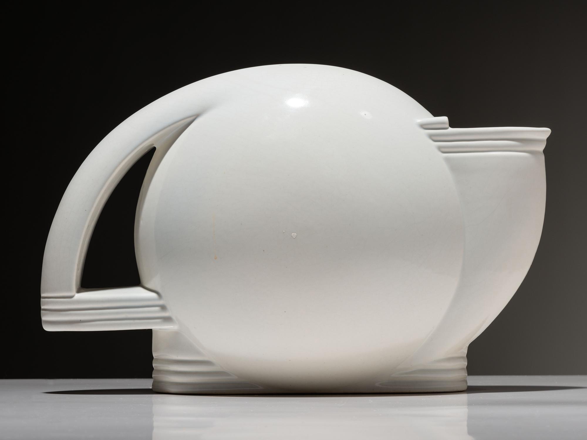 Art Deco Teapot, c. 1930 Gem Clay Forming Company, USA