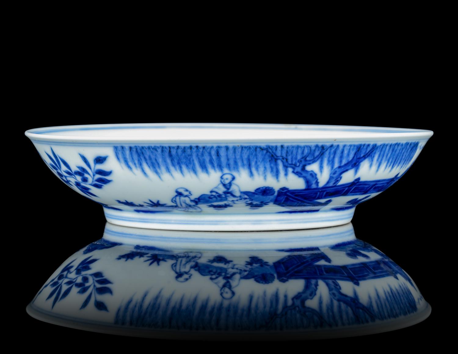 A Blue and White Porcelain 'Three Friends' Plate
