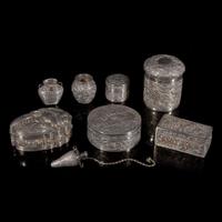 Eight assorted Chinese and Japanese export silver boxes and small vases 中國日本銀器一組八件 Late 19th to early 20th century ???????????