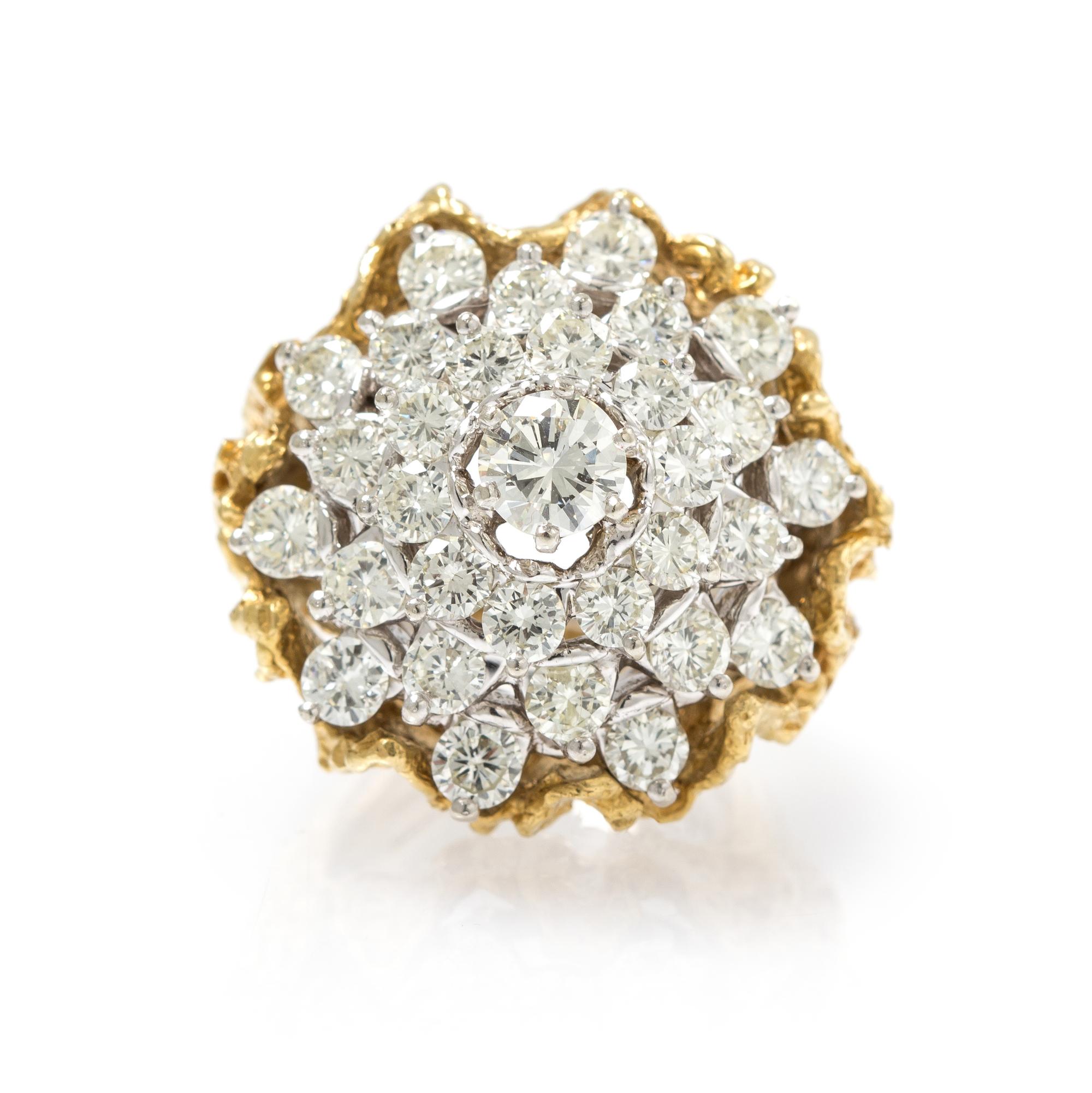 A White Gold and Diamond Ring with Yellow Gold Jacket, 13.90 dwts.