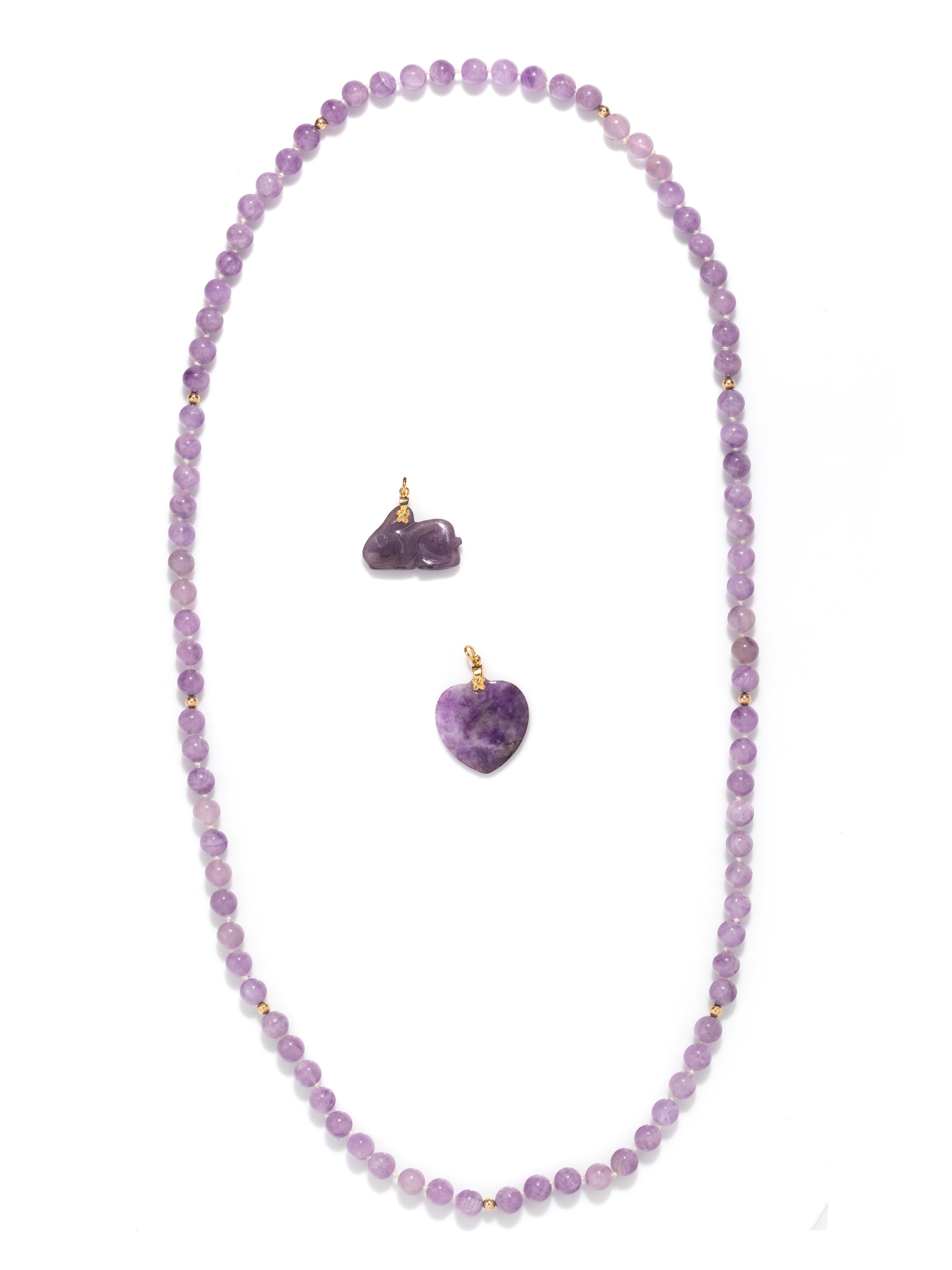 COLLECTION OF YELLOW GOLD, AMETHYST AND LAVENDER JADE JEWELRY