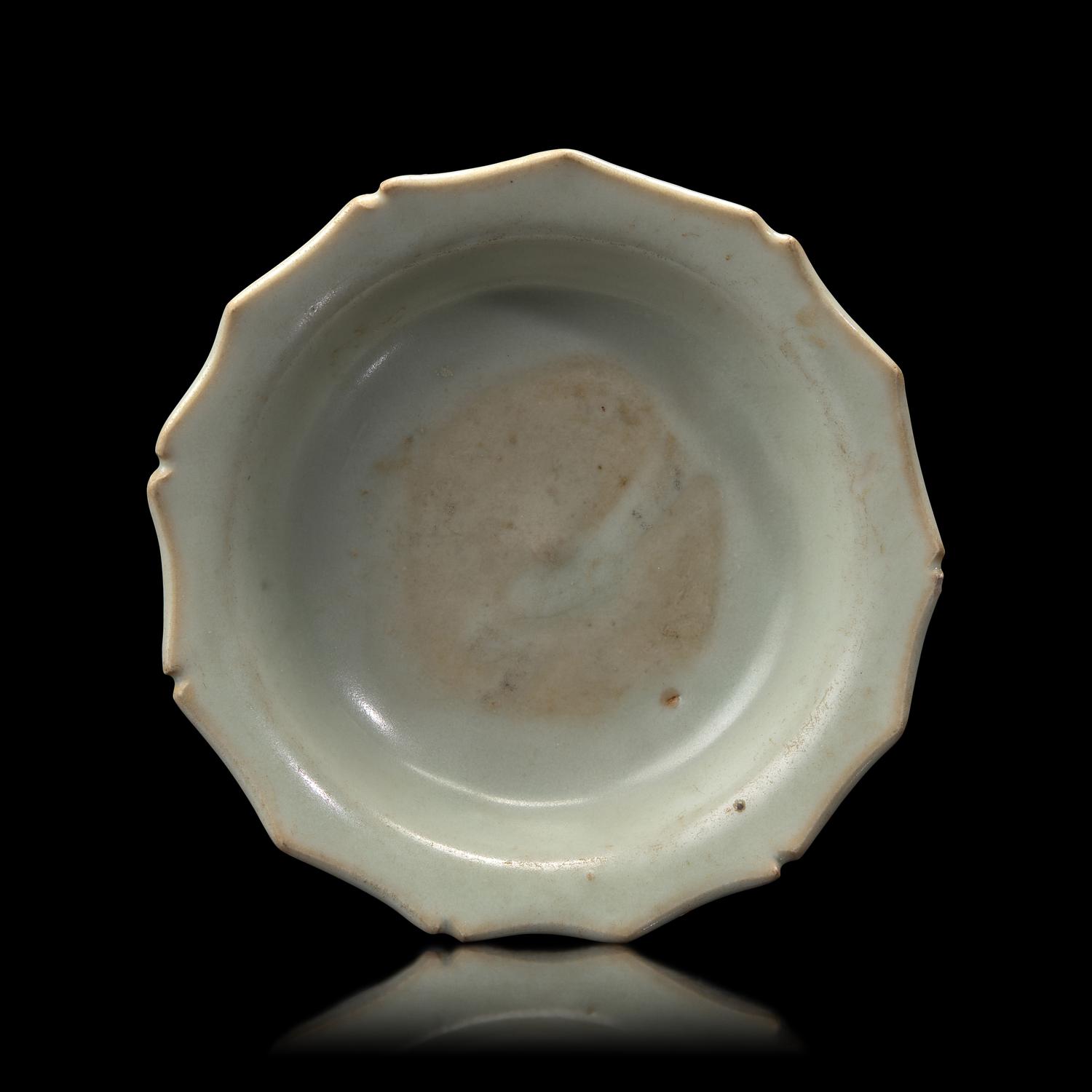 A Small Chinese White Glazed Barbed Dish, Yuan Dynasty 元 白釉花口碟