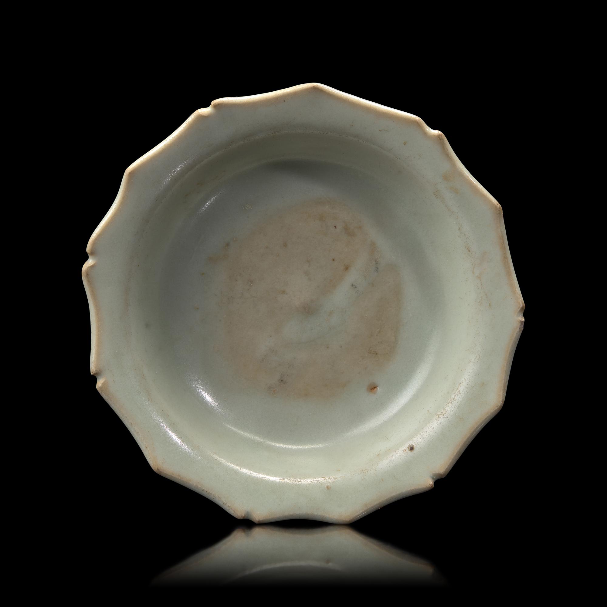 A Small Chinese White Glazed Barbed Dish, Yuan Dynasty 元 白釉花口碟