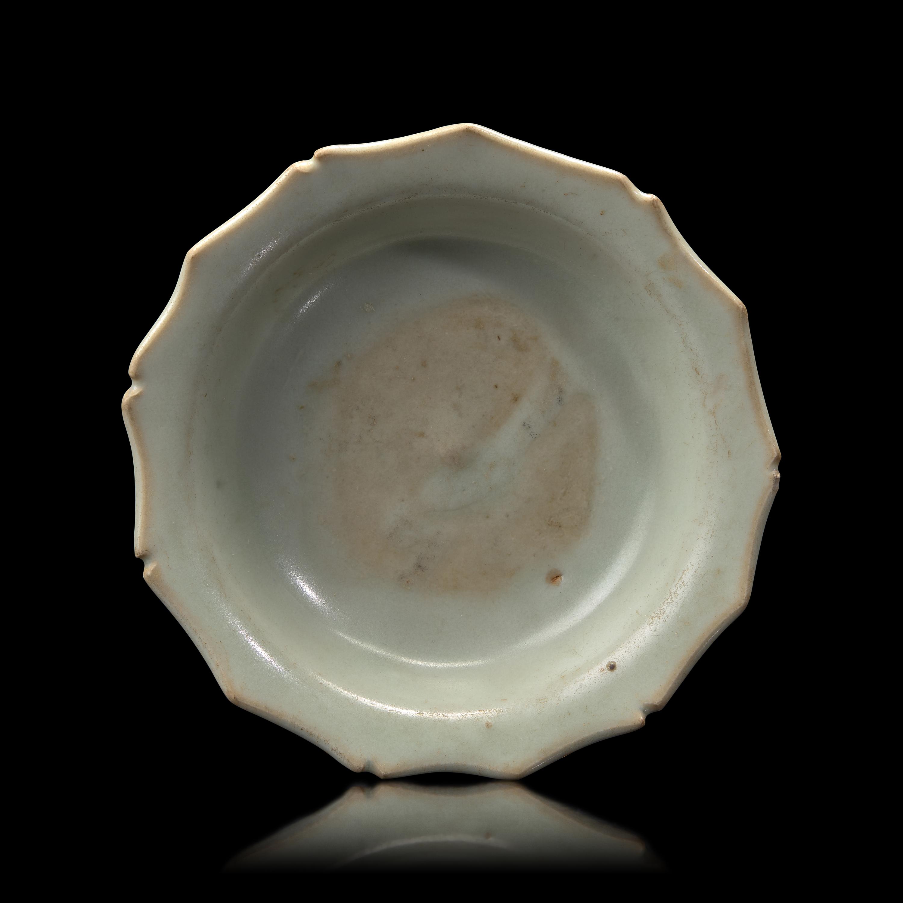 A Small Chinese White Glazed Barbed Dish, Yuan Dynasty 元 白釉花口碟