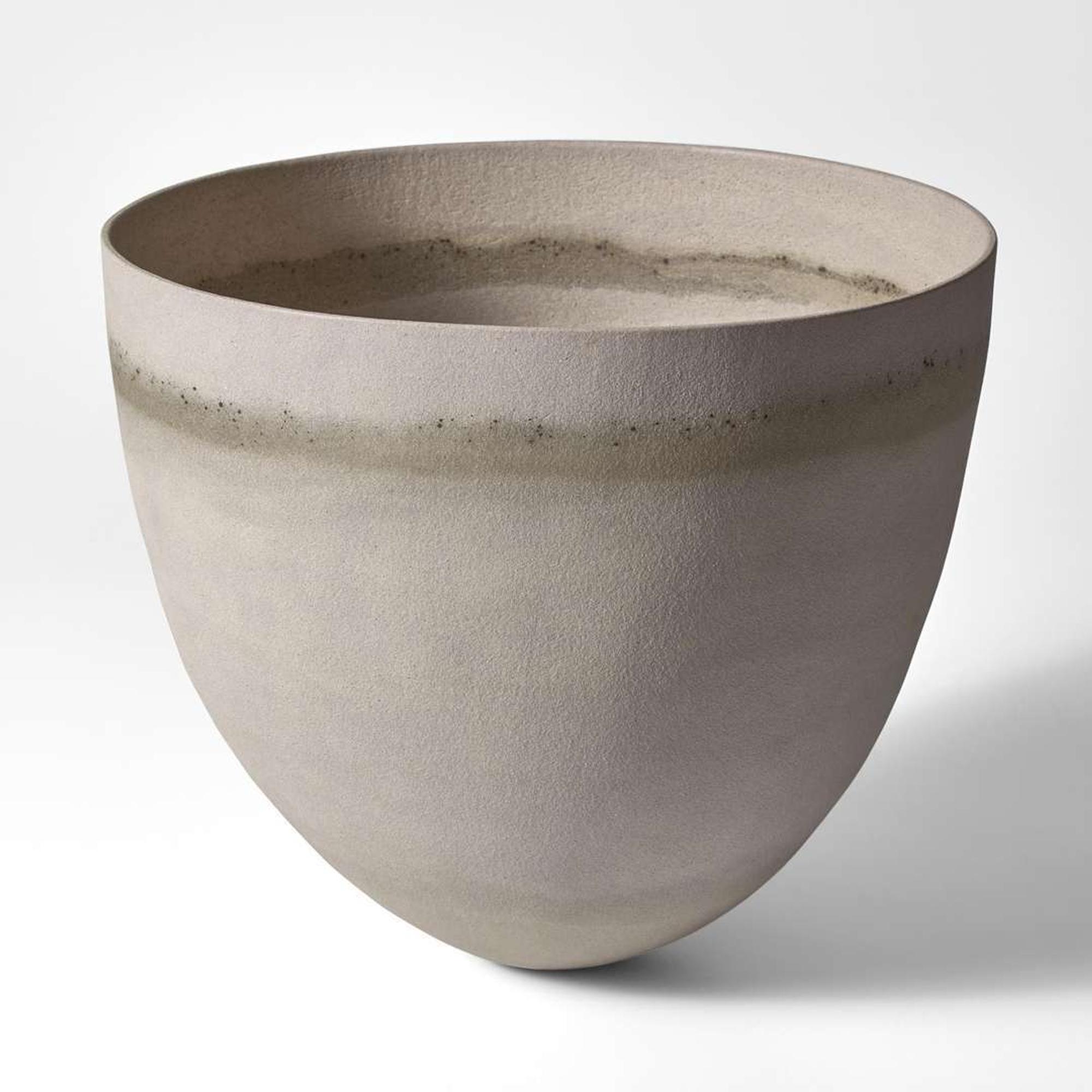 Jennifer Lee (British, b. 1956) "Pale bowl with grey/green speckled band", UK, 1986
