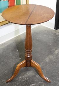 An American Tea Table Height 25 inches. — 19TH CENTURY