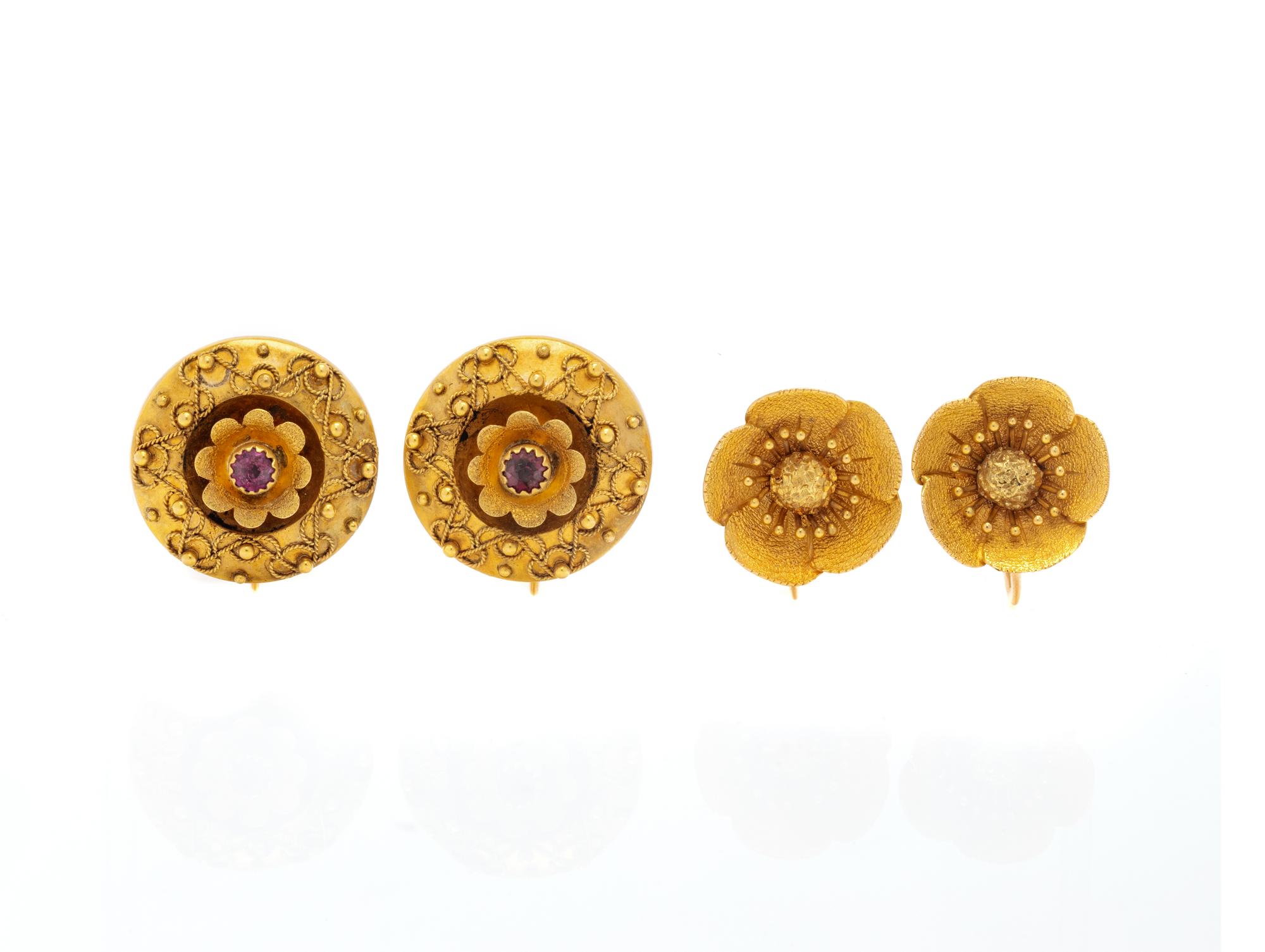 TWO PAIRS OF YELLOW GOLD FLOWER EARRINGS