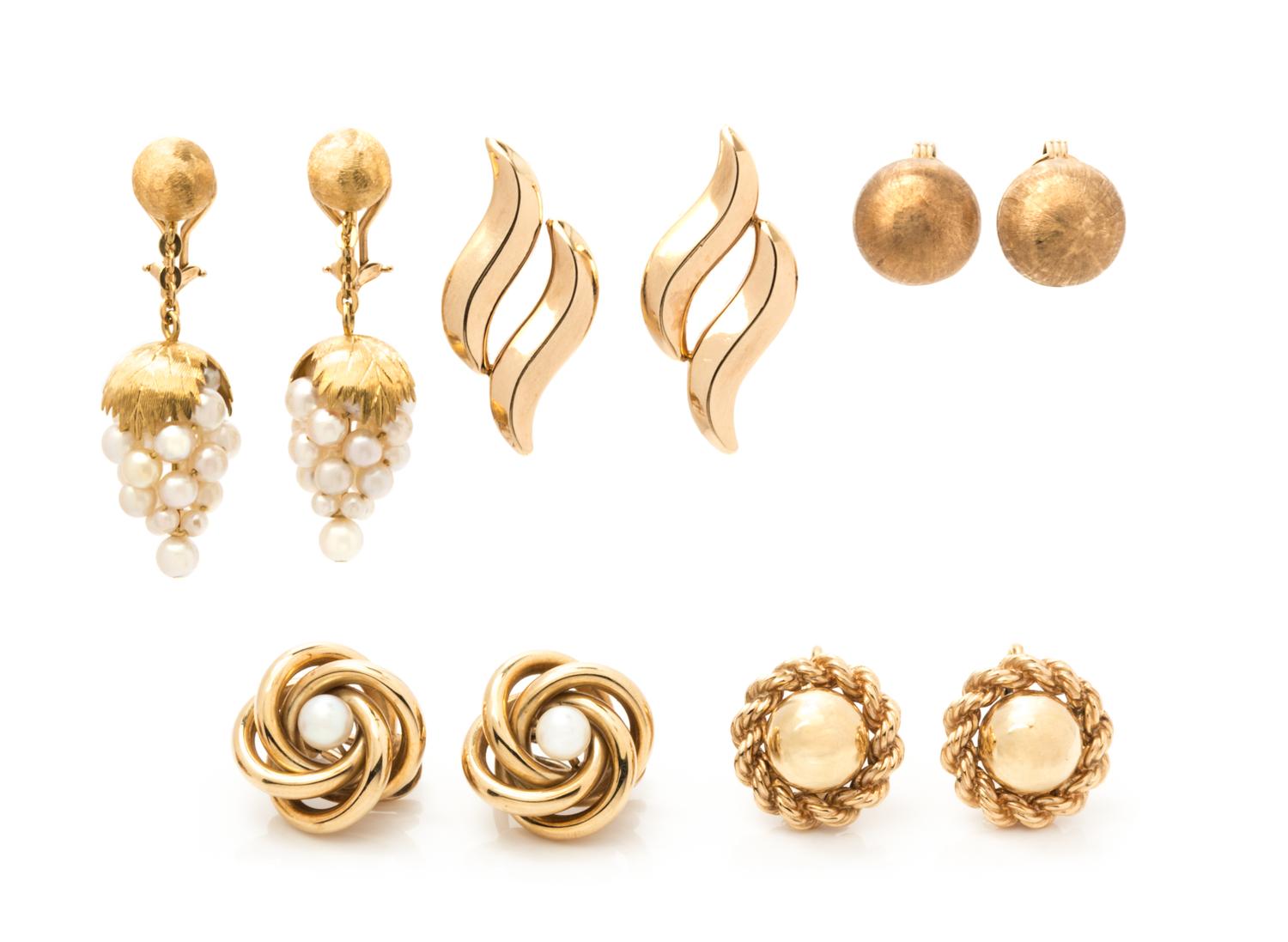 A Collection of Yellow Gold and Cultured Pearl Earclips, 28.10 dwts.
