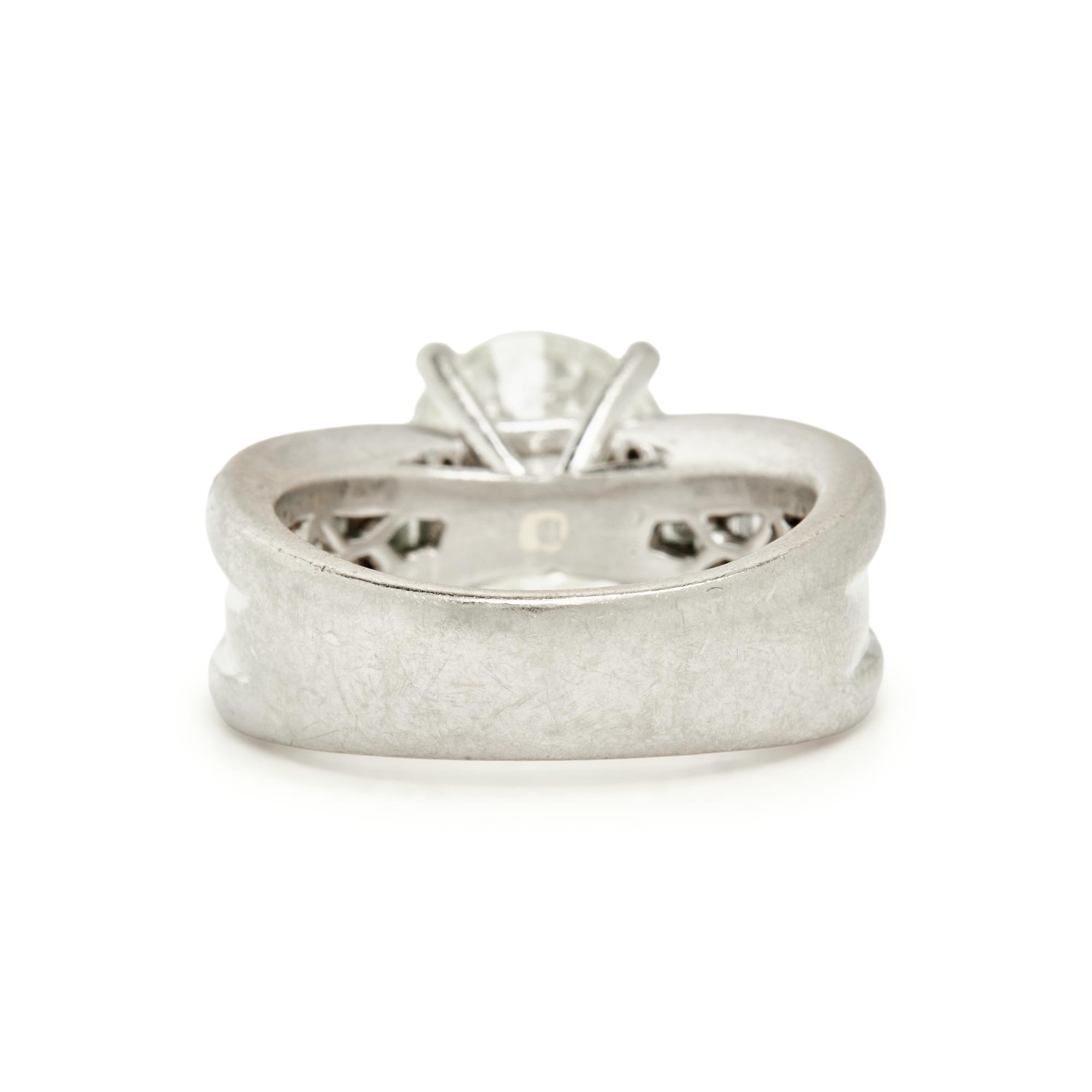 DIAMOND AND PLATINUM RING