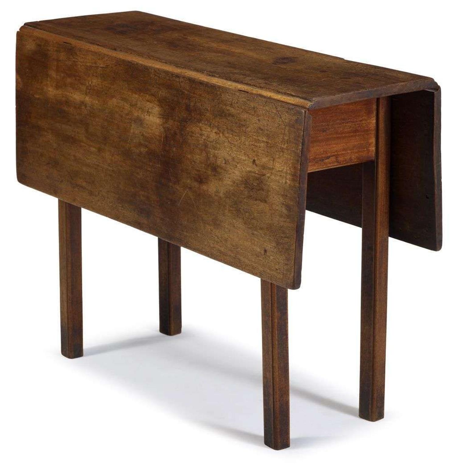 Chippendale walnut drop-leaf table new england, circa 1770