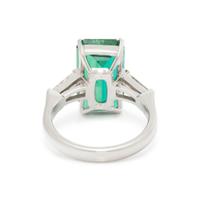 EMERALD AND DIAMOND RING