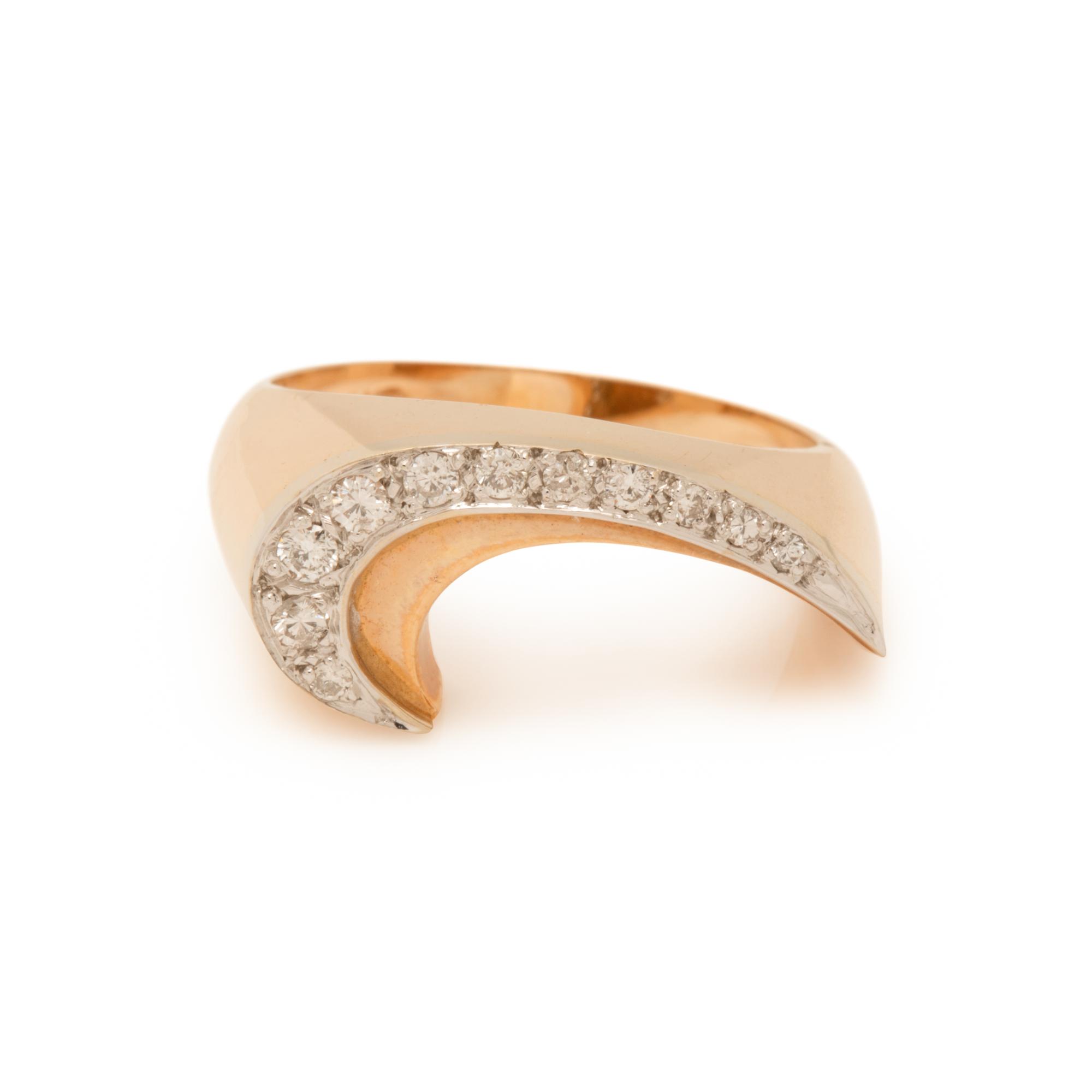 YELLOW GOLD AND DIAMOND RING