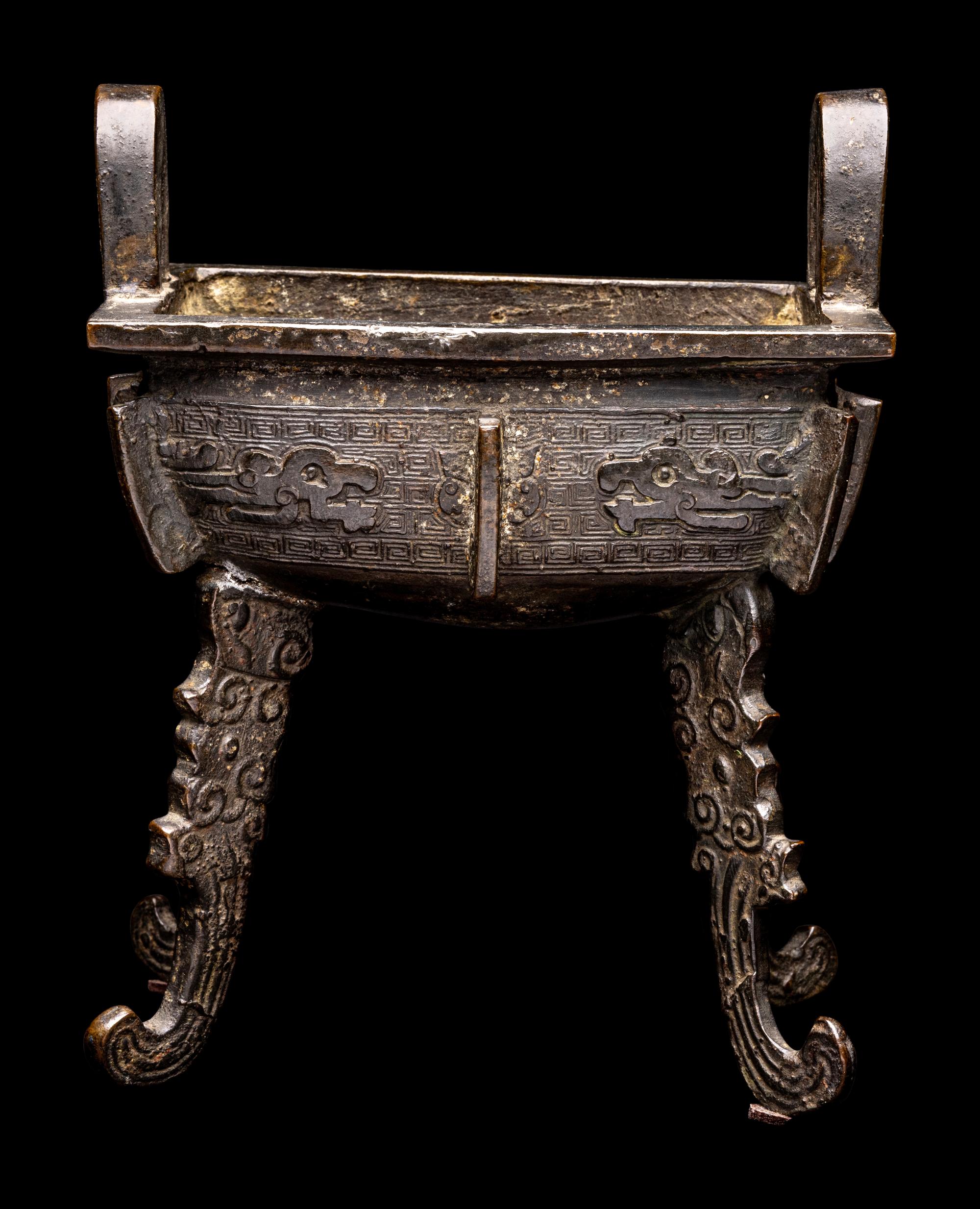 A Chinese Archaistic Style Bronze Vessel, Fang Ding, Ming Dynasty 明 青銅仿古方鼎