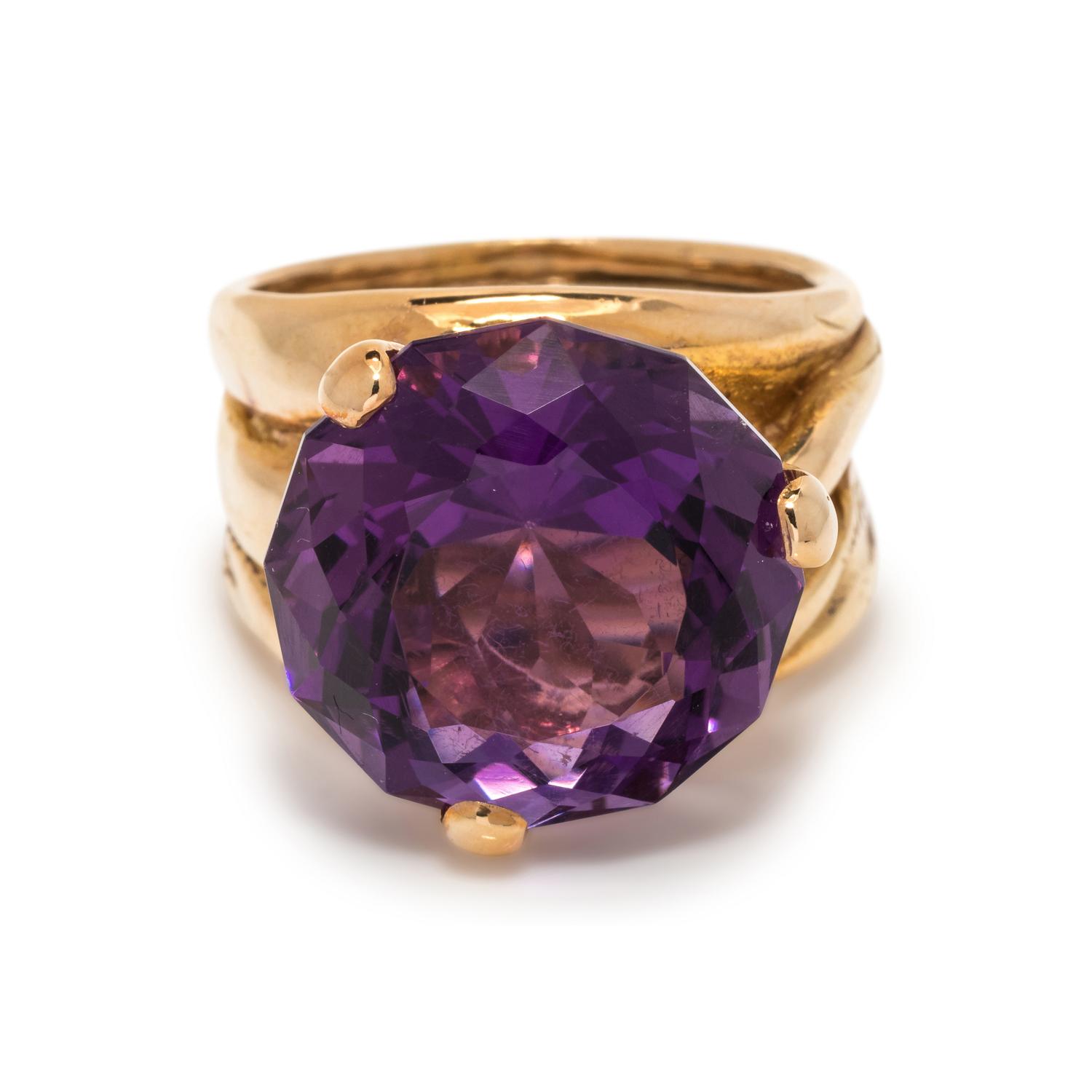 ANGELA PINTALDI, YELLOW GOLD AND AMETHYST RING