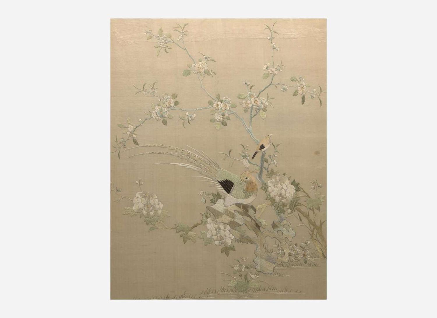 A set of four Chinese silk-embroidered panels depicting birds and flowers 刺繡花鳥 一組四件