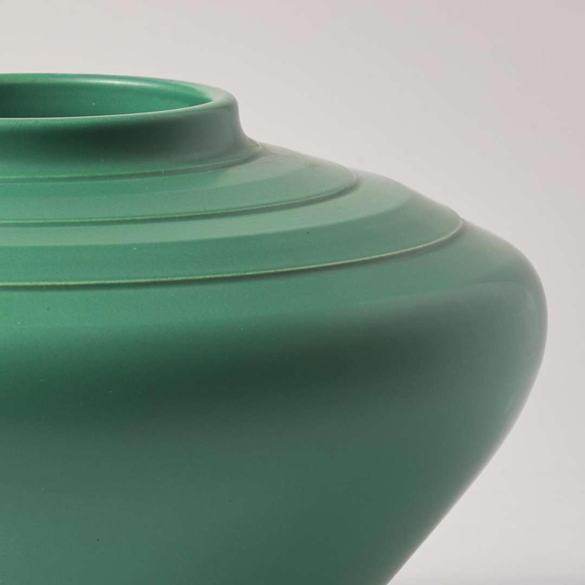 A Wedgwood Keith Murray (1892-1981) Designed Matt Green Vase UK, 1930s