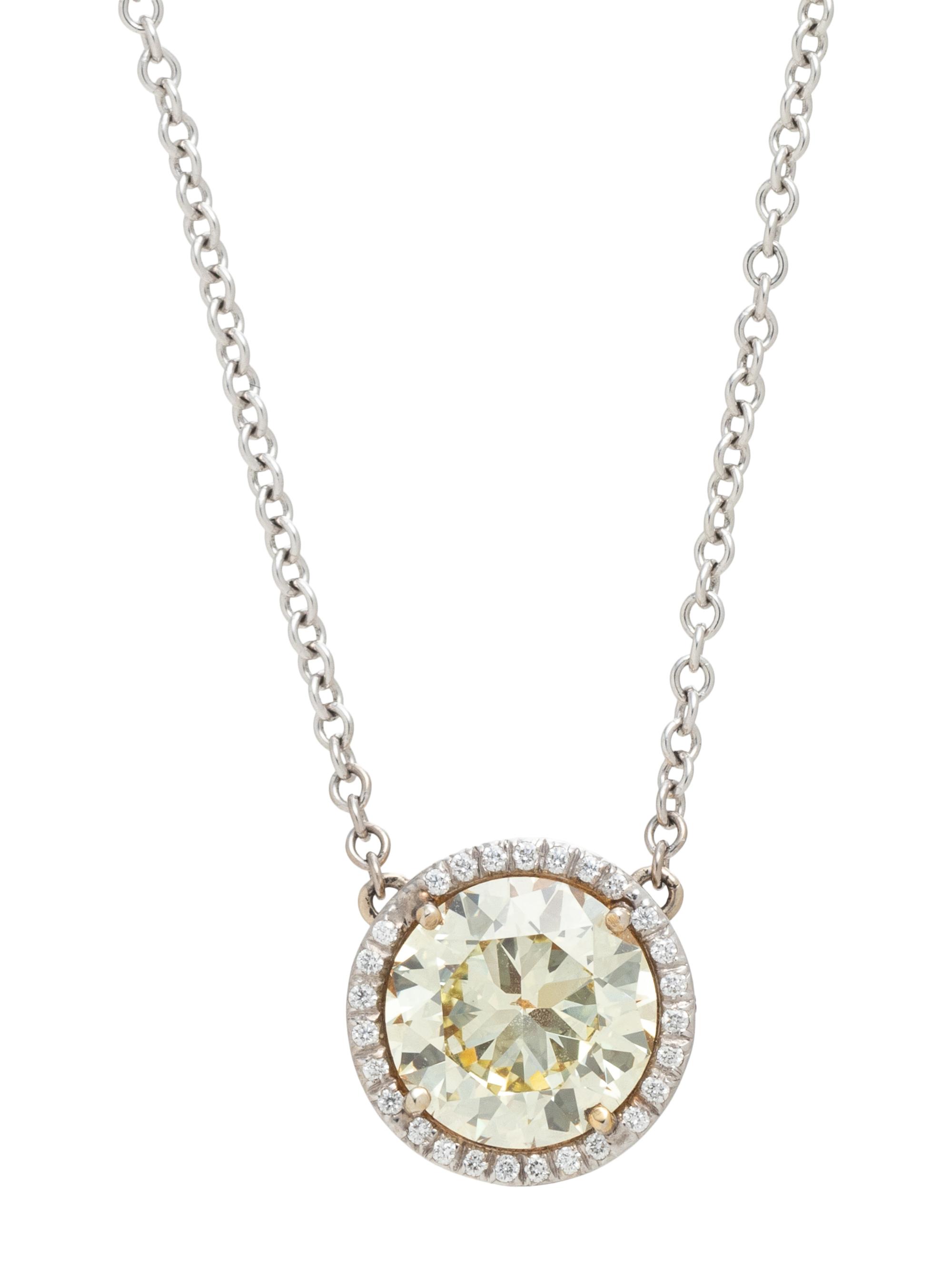COLORED DIAMOND AND DIAMOND NECKLACE