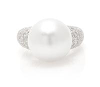 A Platinum, Diamond and Cultured South Sea Pearl Ring, 10.70 dwts.