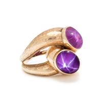 YELLOW GOLD AND STAR SAPPHIRE RING