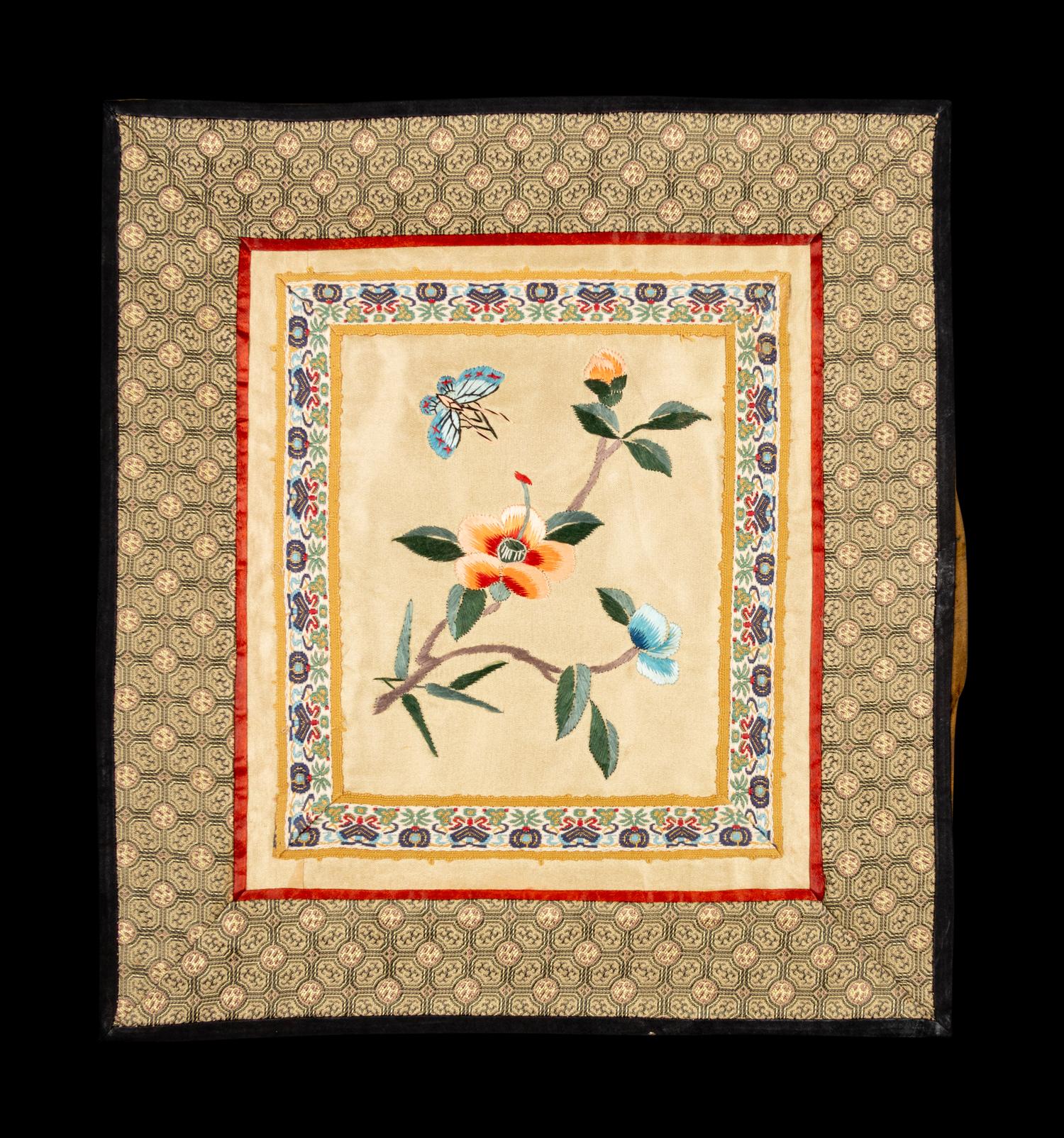 A Collection of 33 Chinese Embroidered Silk Panels 近代 綉片33幅