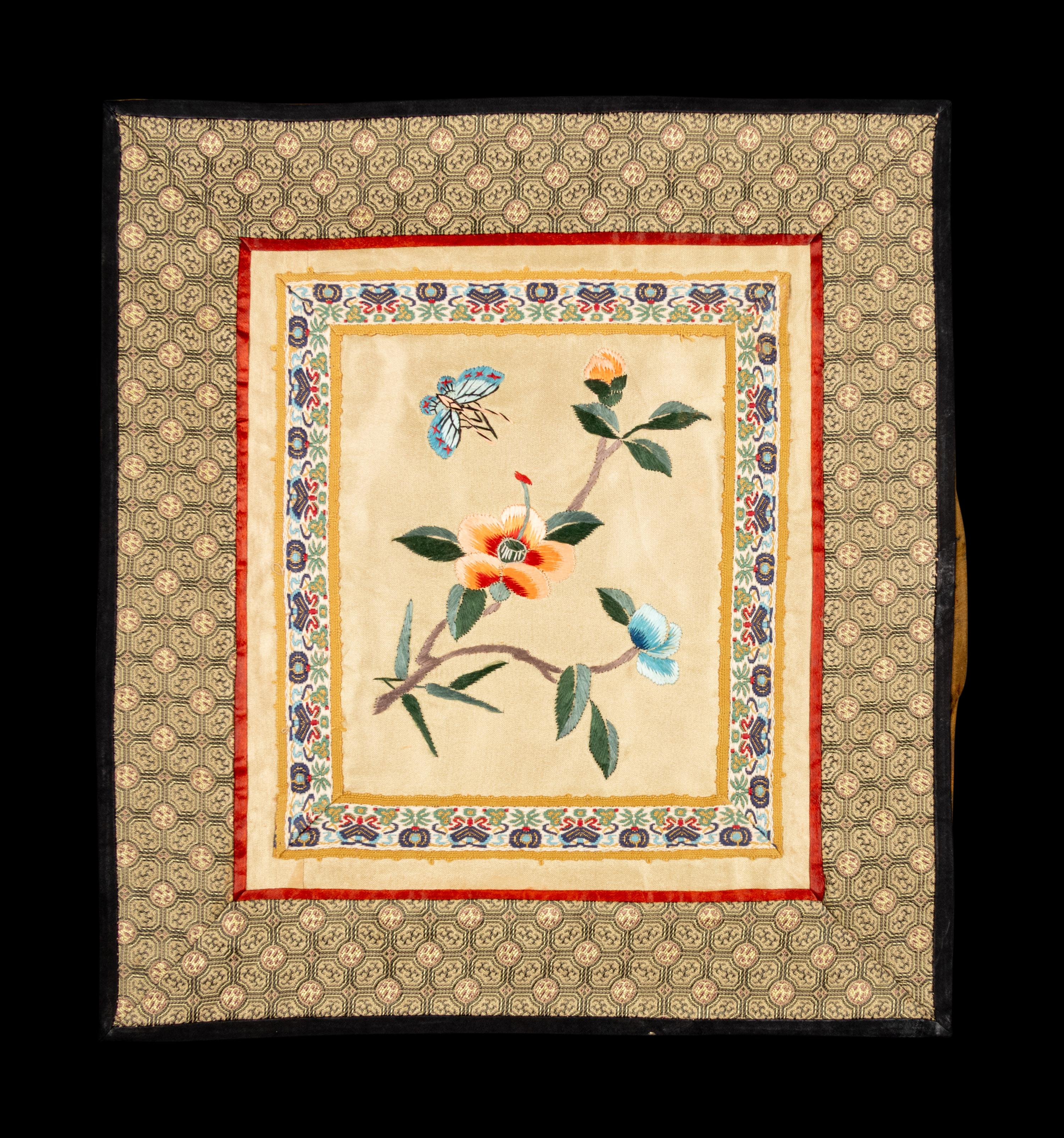 A Collection of 33 Chinese Embroidered Silk Panels 近代 綉片33幅