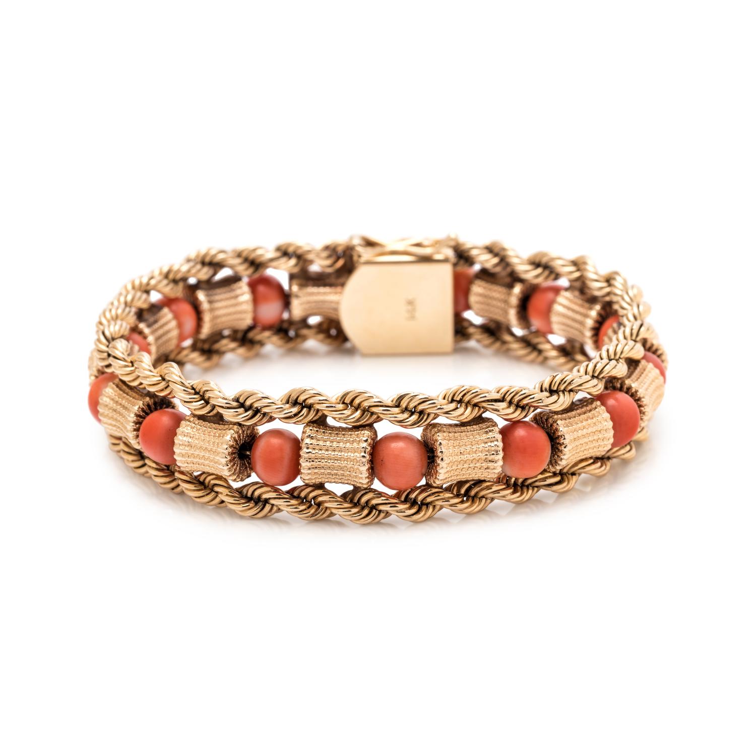 YELLOW GOLD AND CORAL BRACELET