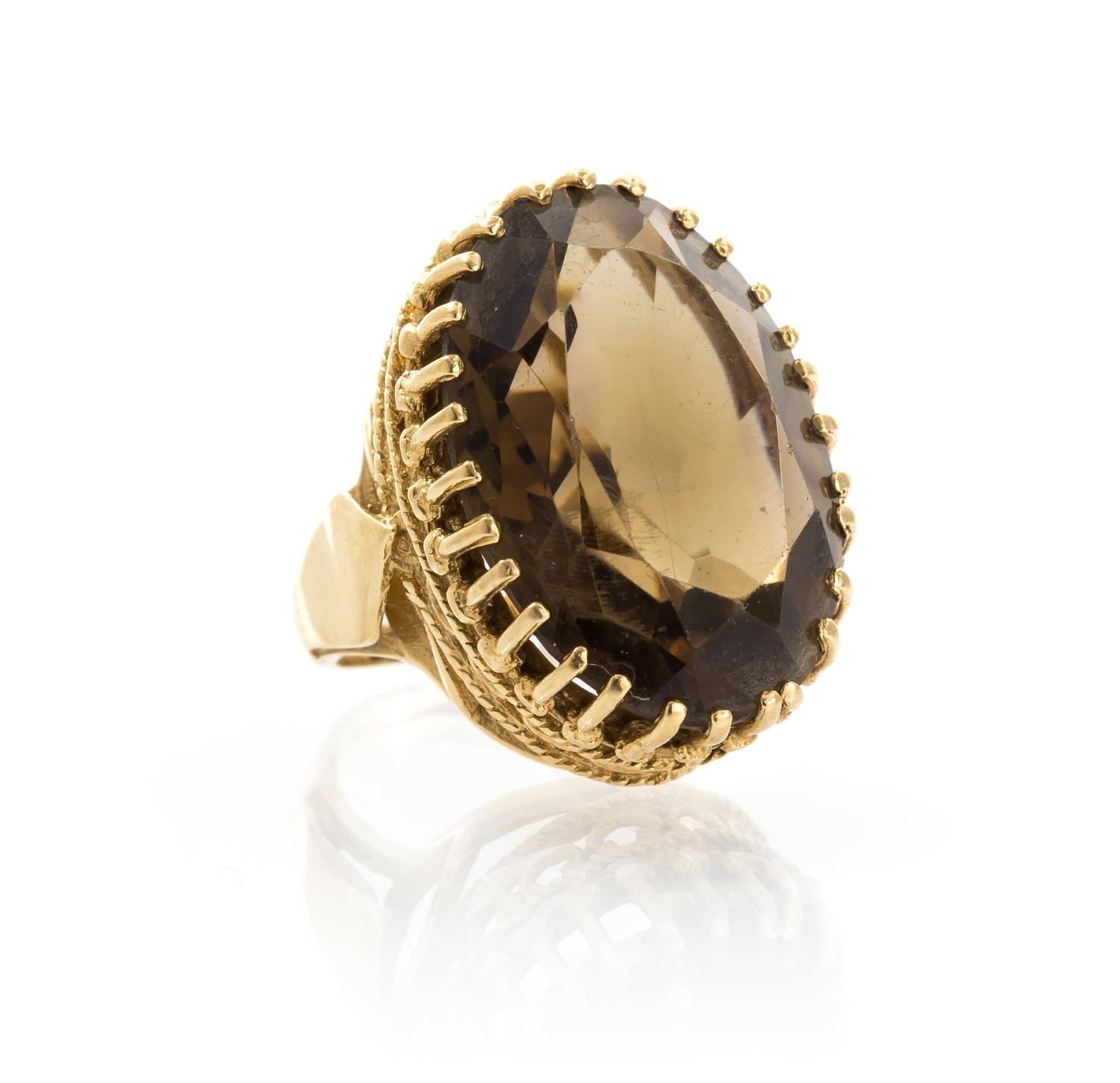 A Yellow Gold and Smoky Quartz Ring, 9.10 dwts.