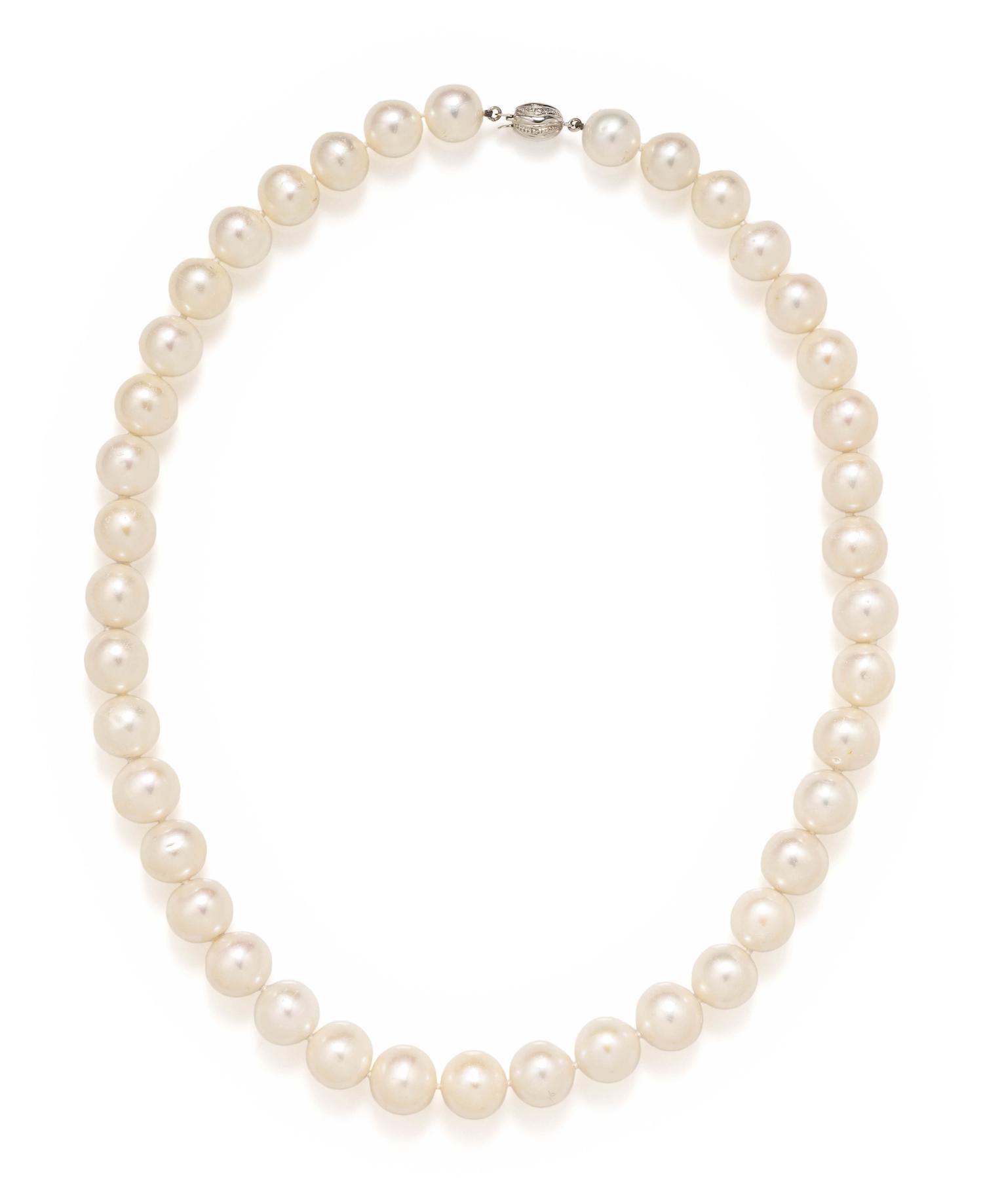 CULTURED PEARL NECKLACE