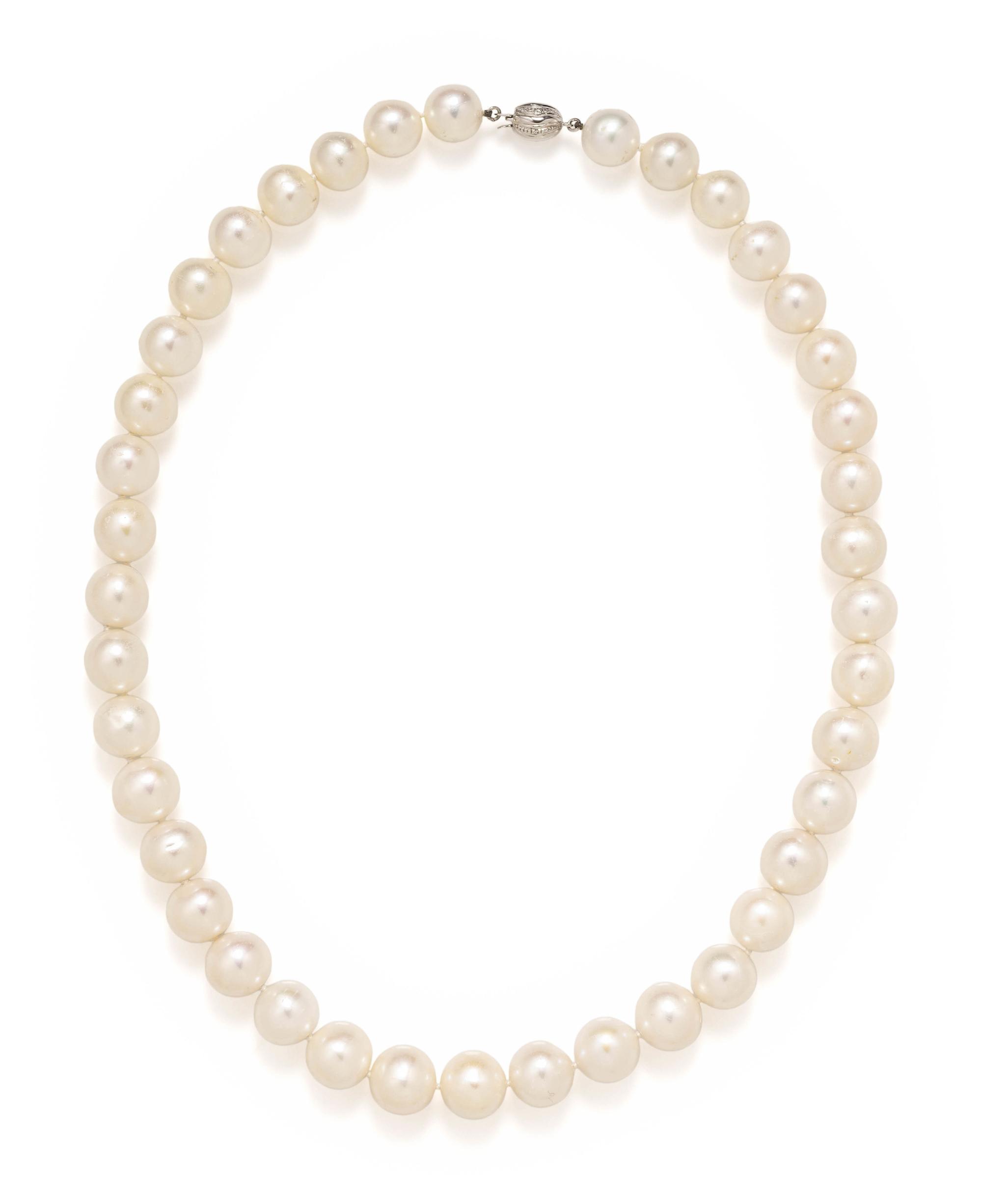 CULTURED PEARL NECKLACE