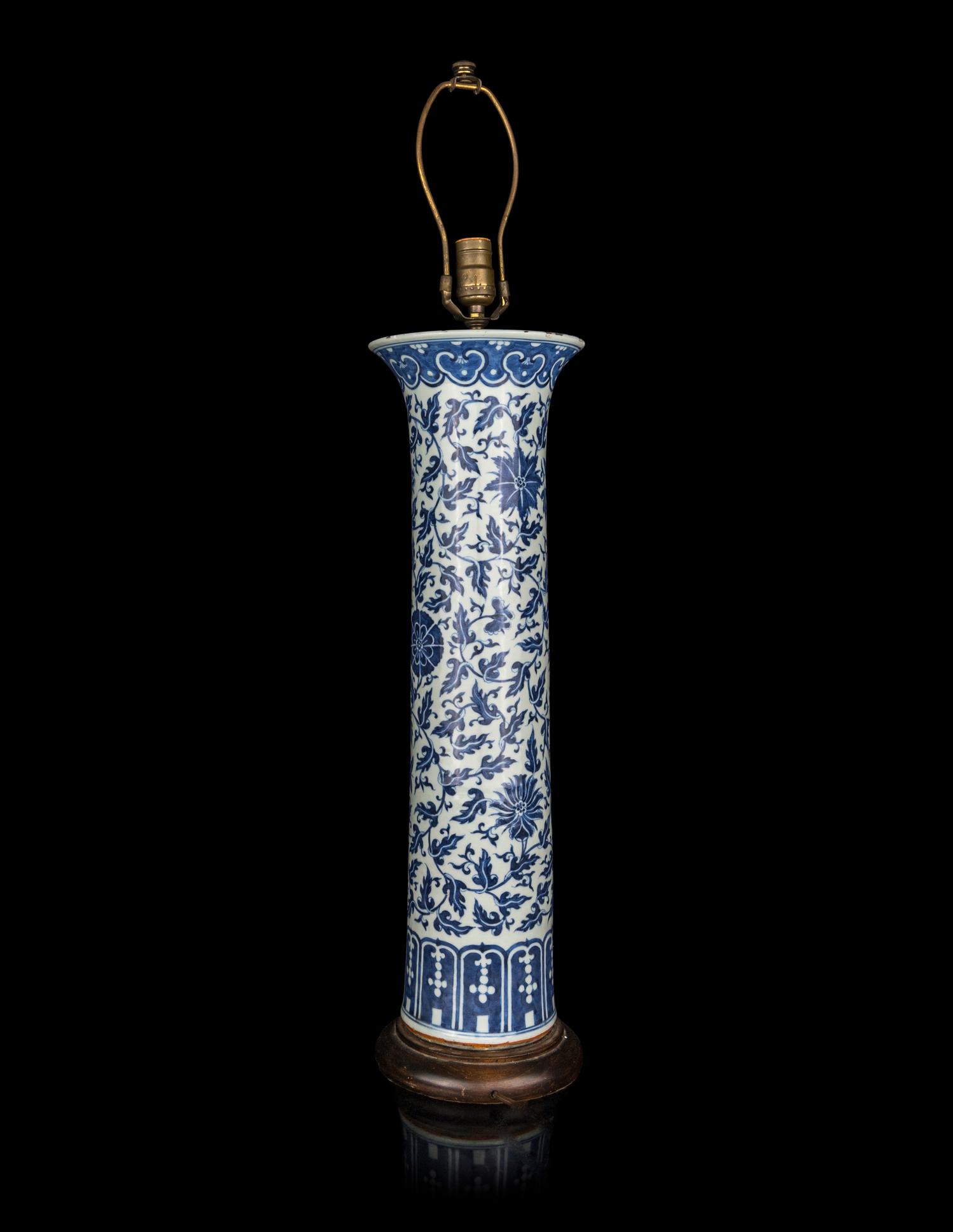 A Chinese Blue and White Porcelain Vase