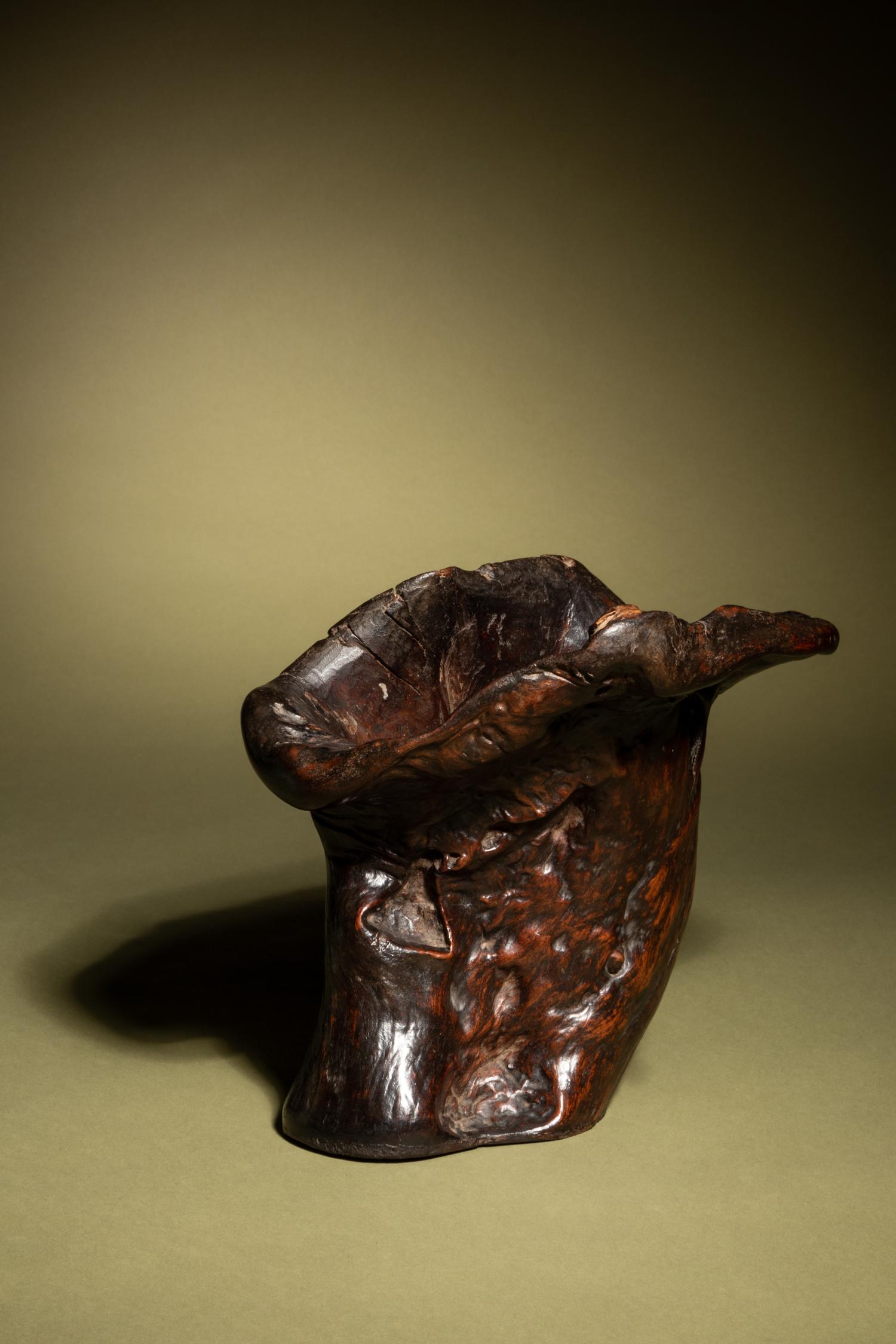 A Natural Rootwood 'Lingzhi' Brushpot
