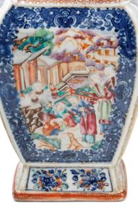 Four Chinese Export Famille Rose Porcelain Articles