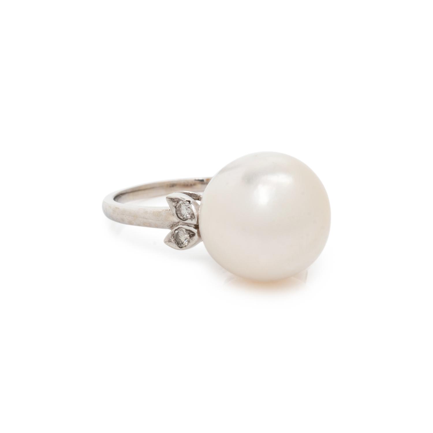 CULTURED SOUTH SEA PEARL AND DIAMOND RING
