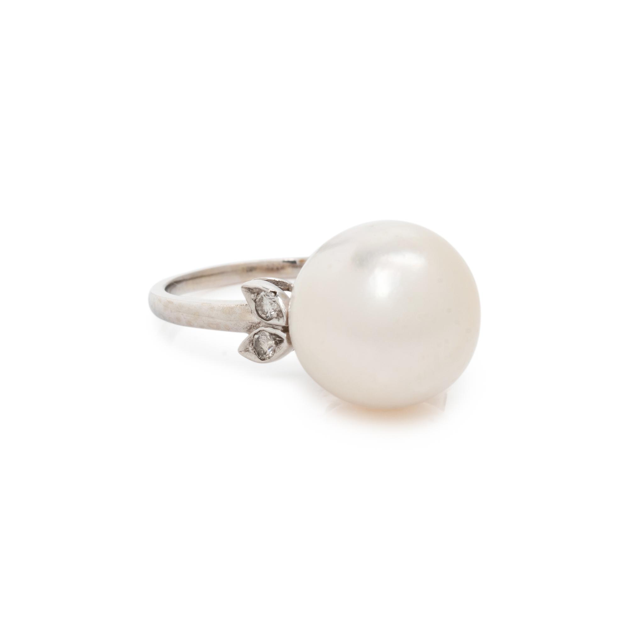 CULTURED SOUTH SEA PEARL AND DIAMOND RING