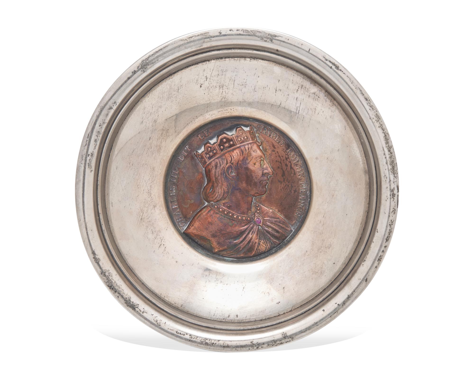 A Sterling Silver Dish Inset with Commemorative Charles III Gem-Set Bronze Medallion