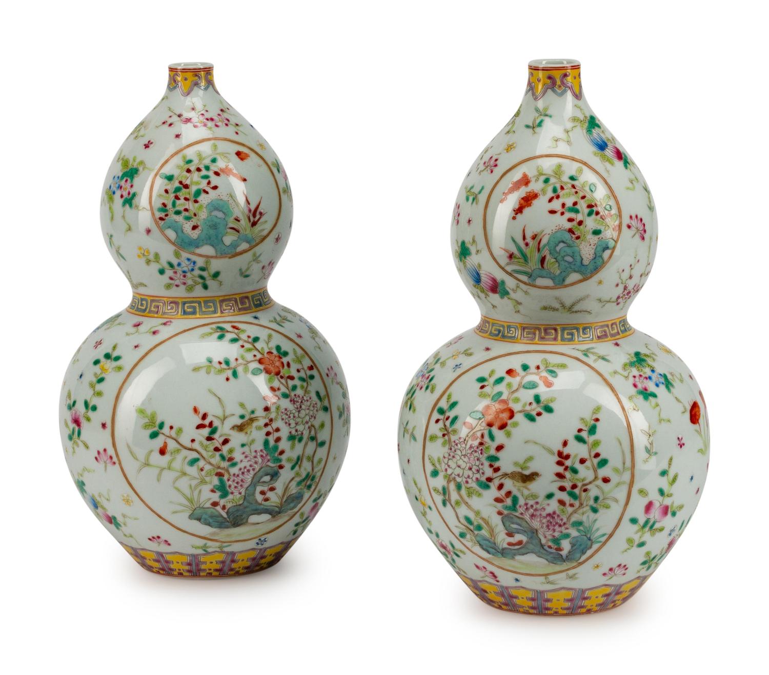 A Pair of Chinese Export Porcelain Vases