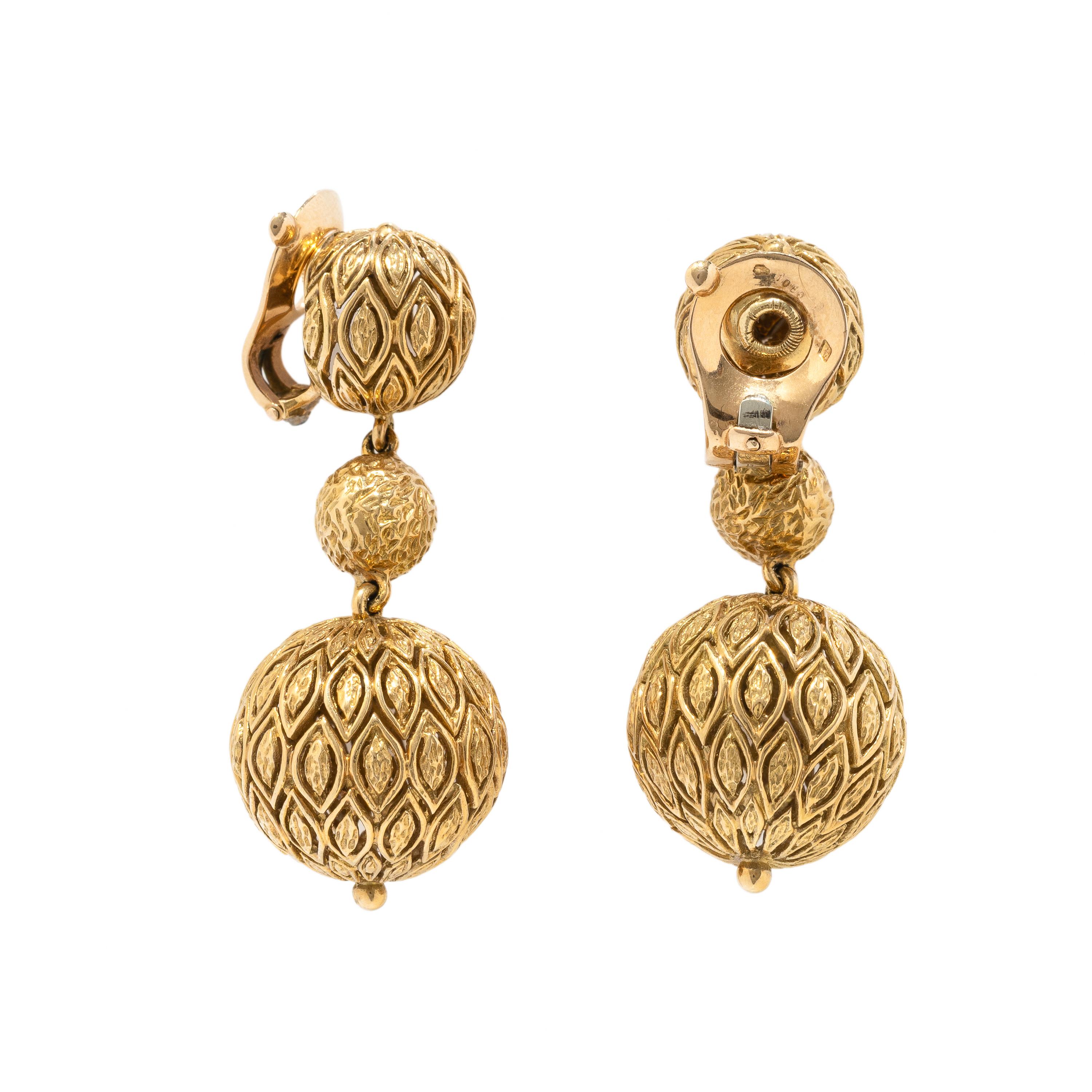VAN CLEEF & ARPELS, YELLOW GOLD DROP EARRINGS