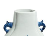 A Pair of Chinese Export Porcelain Vases