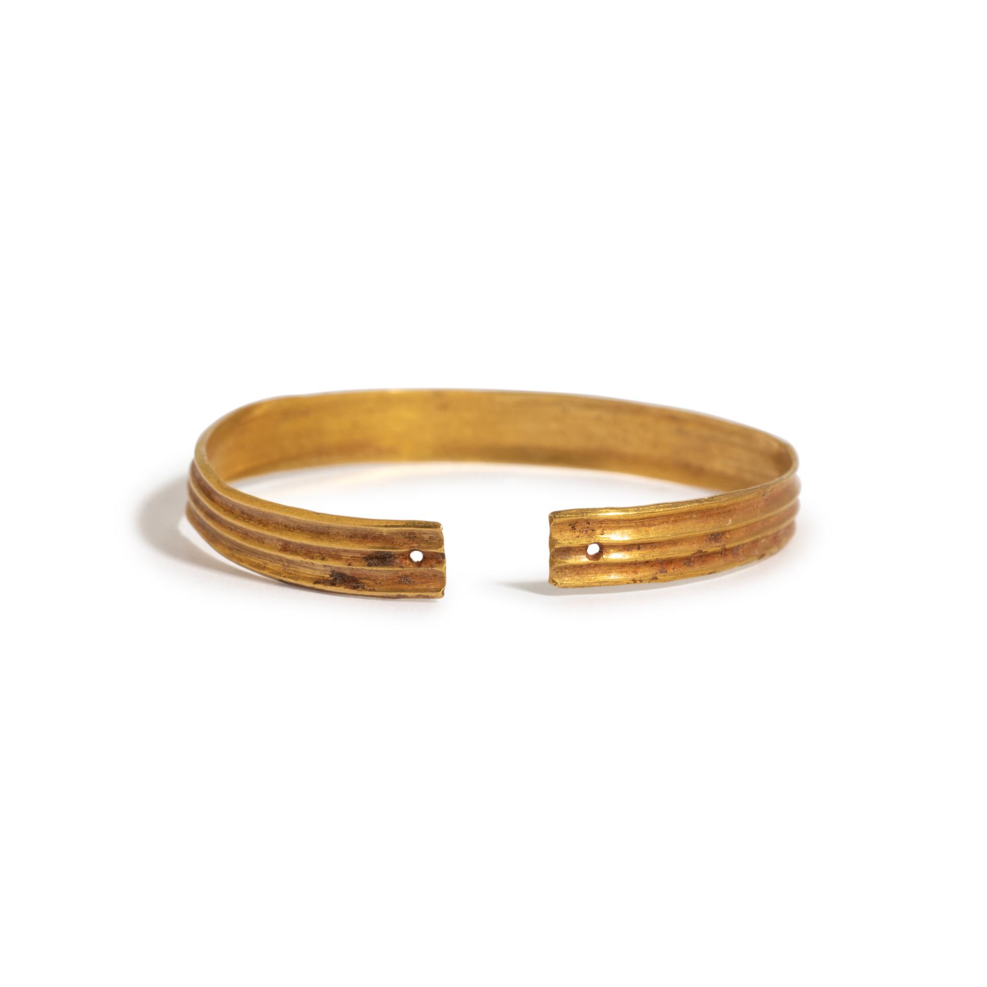 An Achaemenid Gold Bracelet