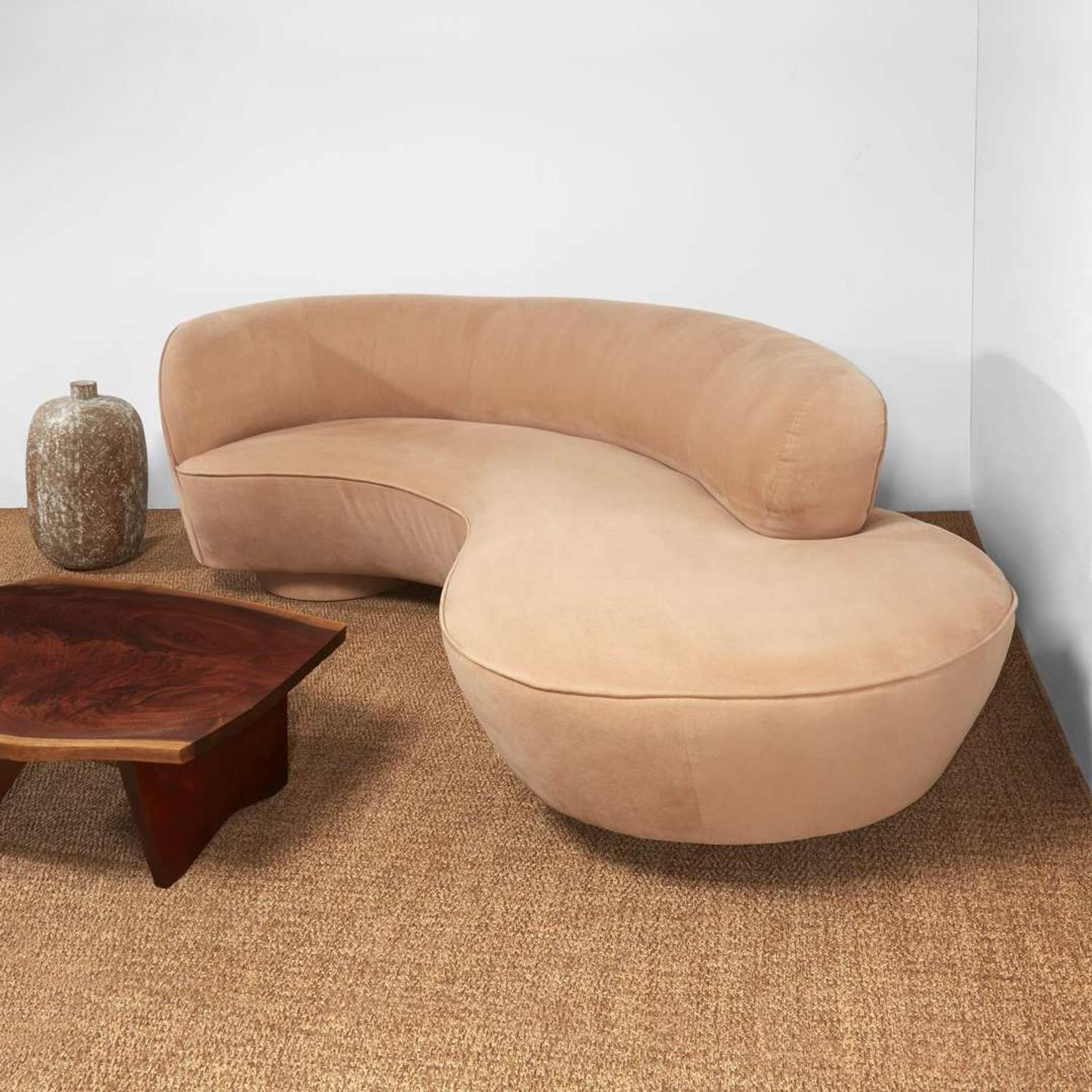 Vladimir Kagan Serpentine Sofa, Directional, USA, circa 1990