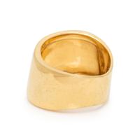 YELLOW GOLD AND DIAMOND RING