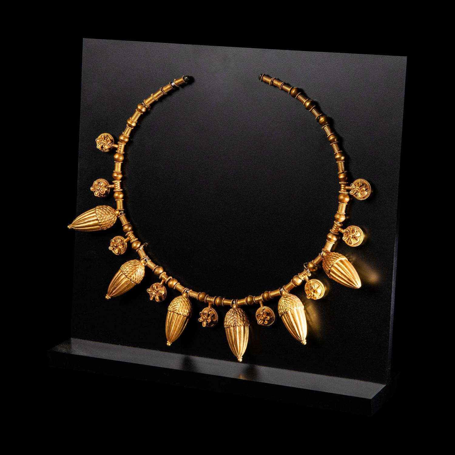 A Greek Gold Necklace with Acorn Pendants