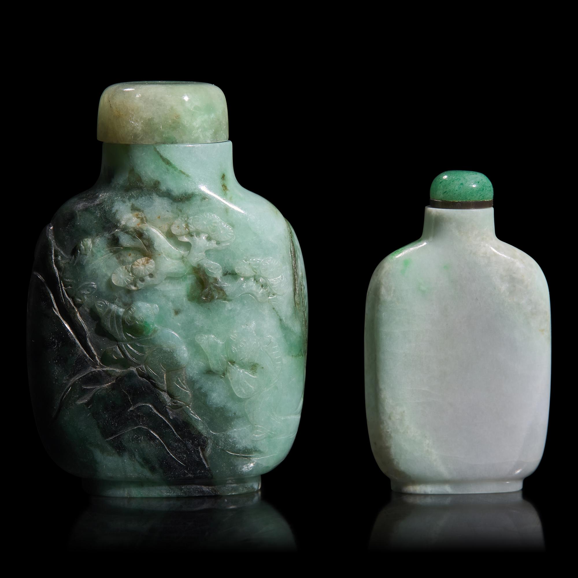 Two Chinese Jadeite Snuff Bottles, 19th Century — 清晚期 翡翠鼻煙壺兩支