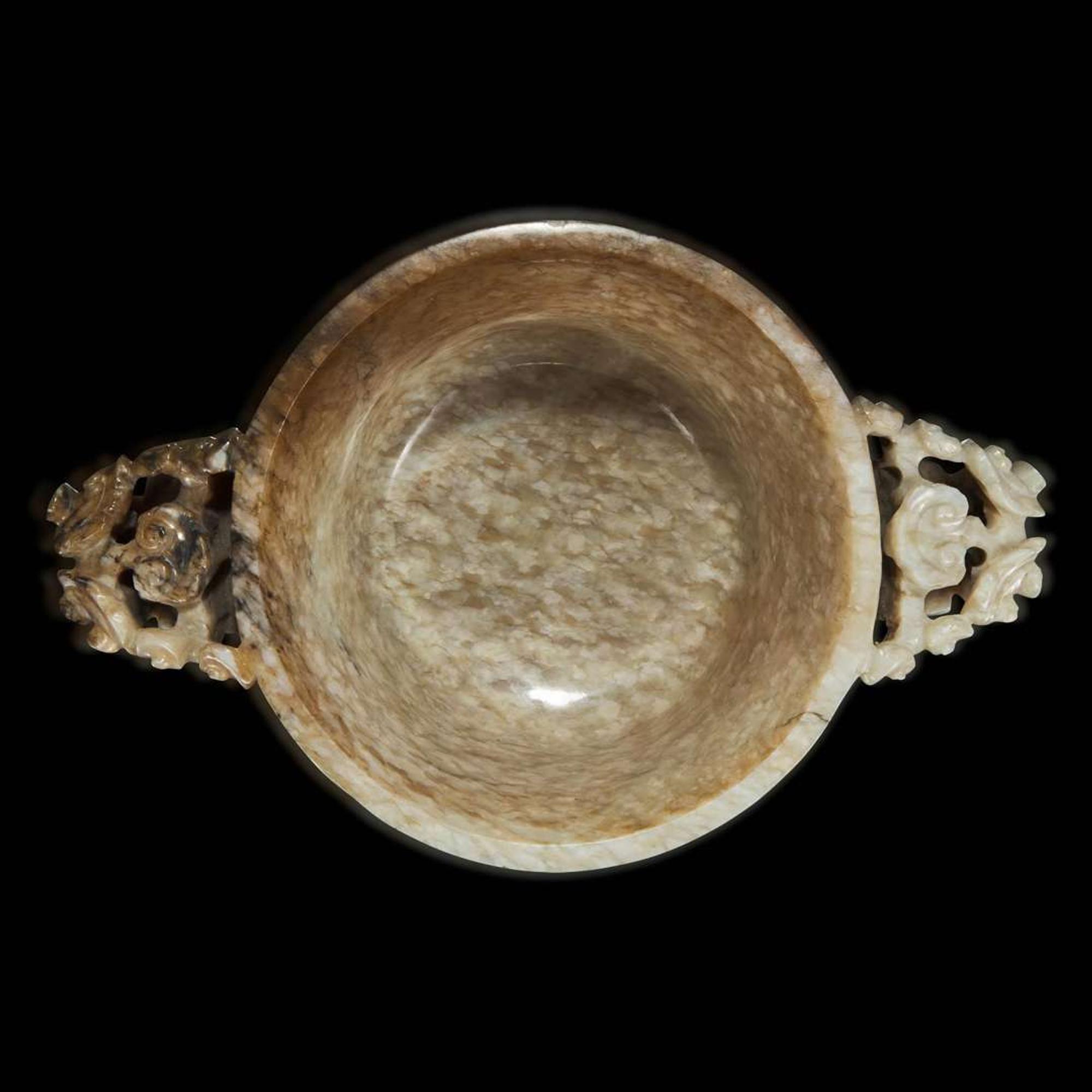 A Chinese ‘’chicken-bone’’ jade carved libation cup 鸡骨白瓒杯 Ming/Qing dynasty ???