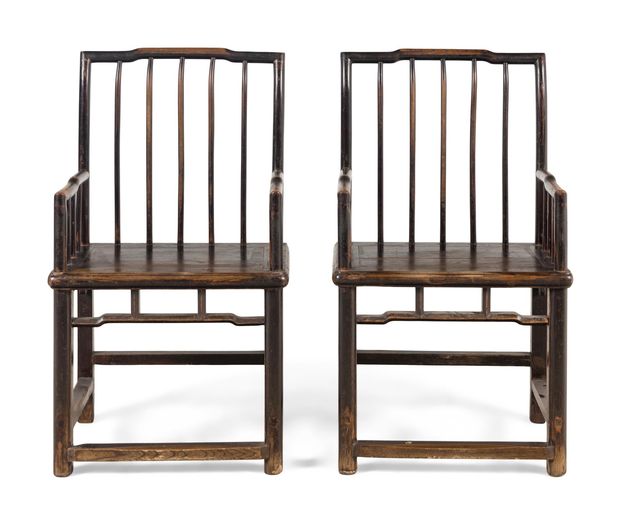 A Pair of Chinese Lacquered Hardwood Armchairs, Shubeiyi, 20th Century — 近代 硬木梳背扶手椅一對