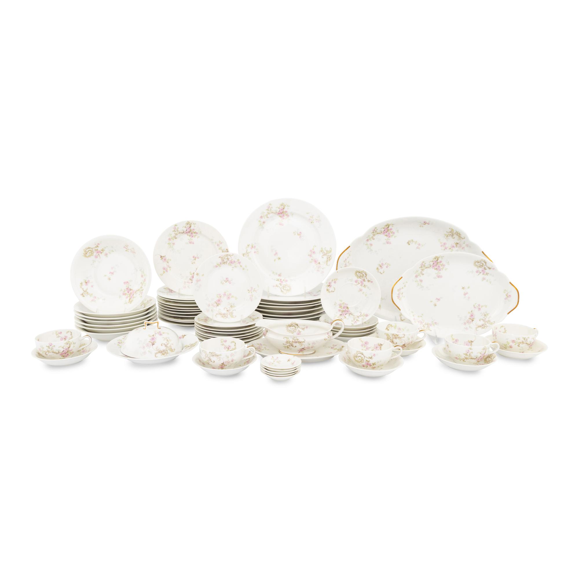 A Havilland-Limoges Porcelain Dinner Service