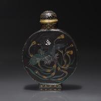 A Lac-Burgaute "Phoenix" Snuff Bottle, Circa 1854-1920 — 1854-1920年 日本黑漆嵌螺鈿鳳紋鼻煙壺
