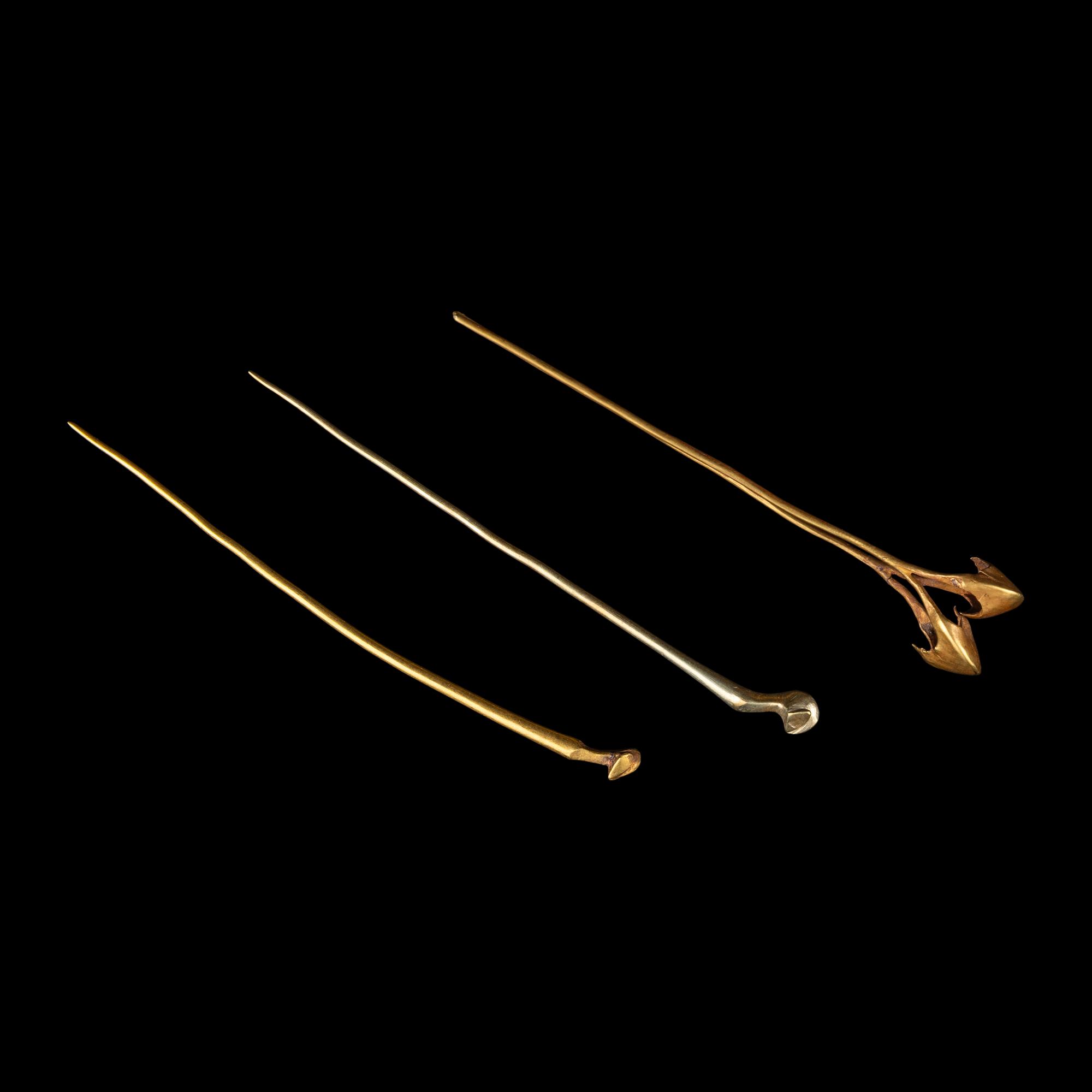 Three Chinese Gold Hairpins, Tang-Ming Dynasty 唐-明 金並頭釵一支及一點油金簪兩支