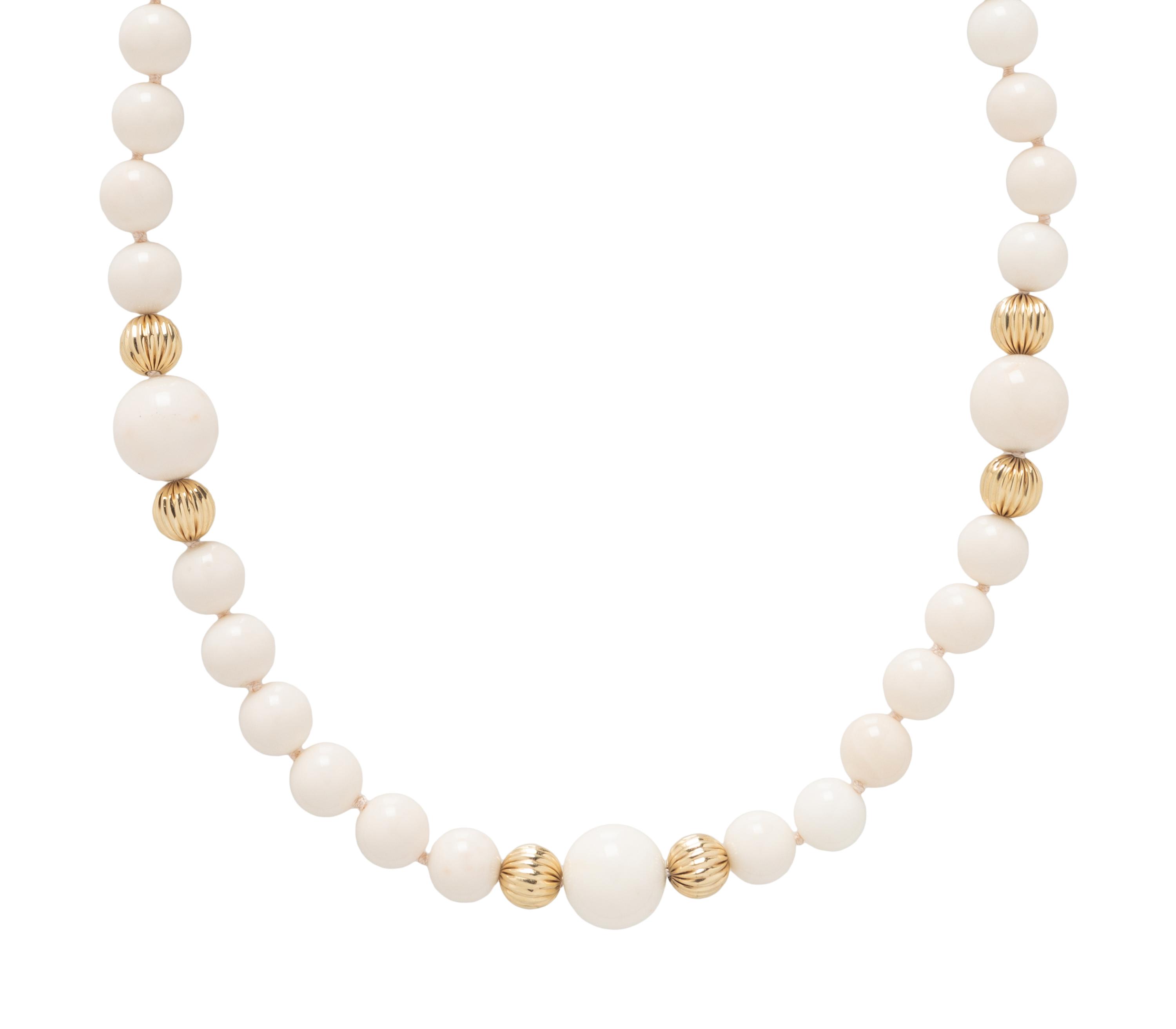 CORAL AND YELLOW GOLD BEAD NECKLACE
