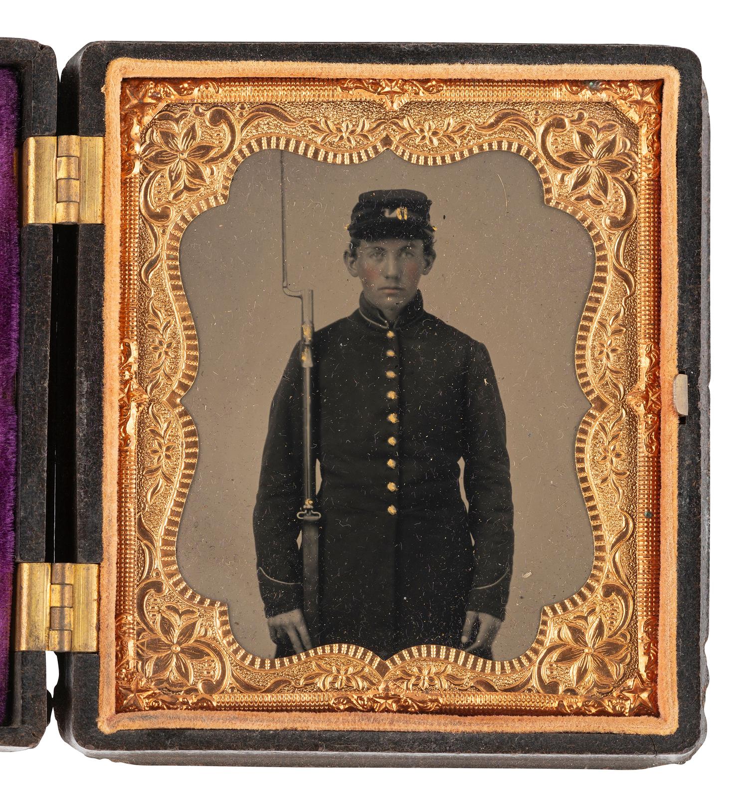 [CIVIL WAR]. 4 portraits of variously armed soldiers, feat. a Prussian Model 1809 Potsdam musket.